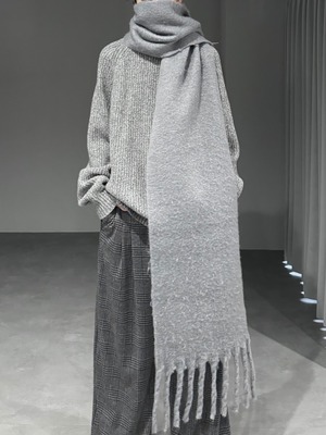 fluffy long muffler / gray