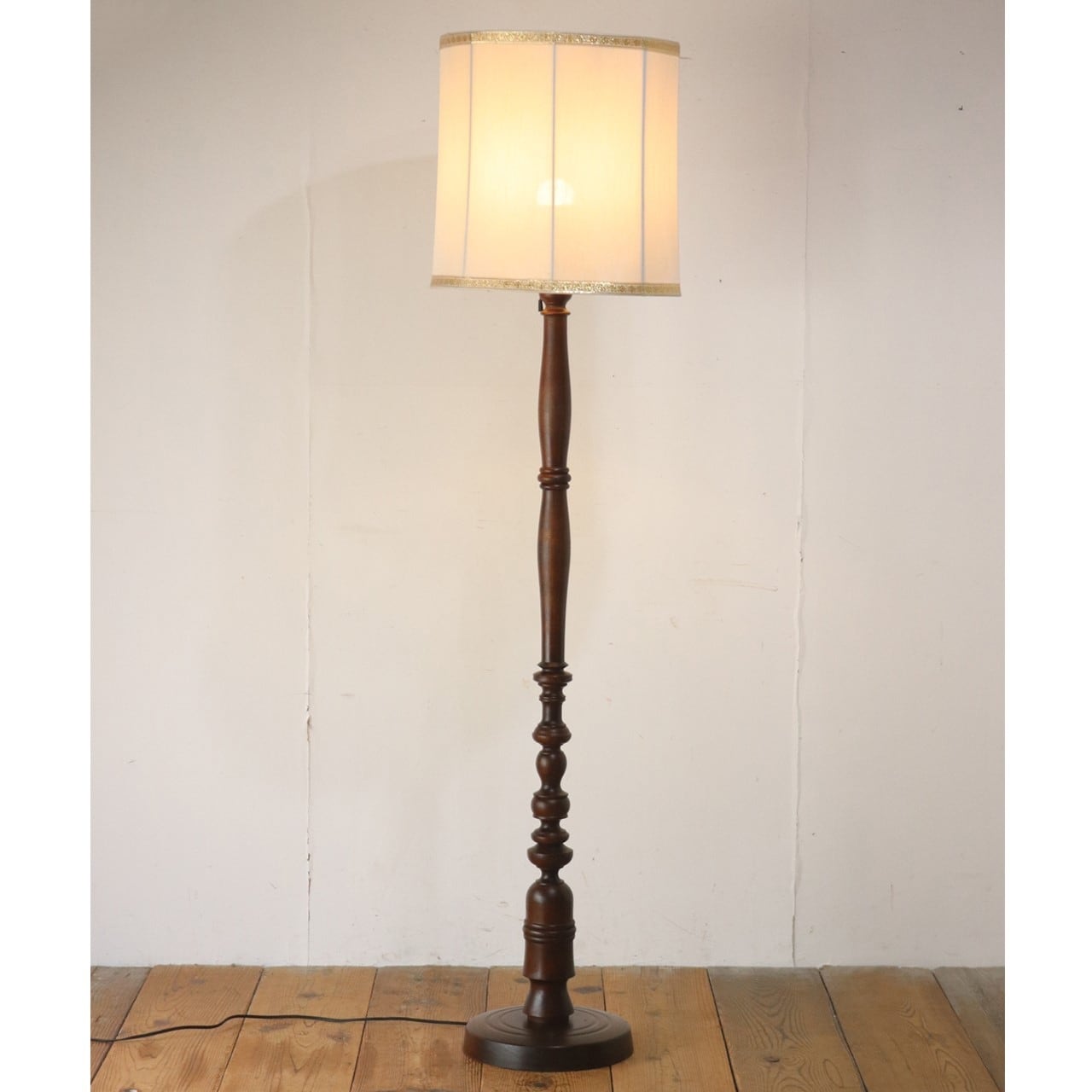 レトロ フロアライト ランプ 照明 クラシカル 布シェード 白 ホワイト NATIONAL ナショナル ヴィンテージ/PKT18115