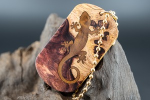 【最高峰の瘤材】ホンジュラスローズウッド 瘤杢 ツートン ドッグタグ 象嵌 木登りトカゲ