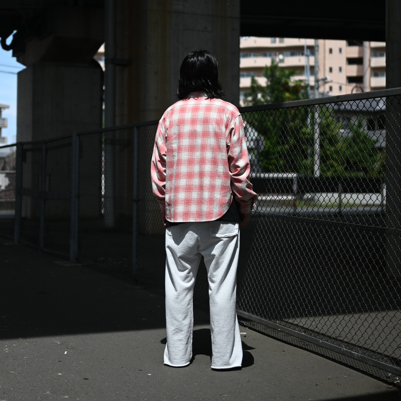 BOWWOW（バウワウ）26AW最新作、Cigarette Pocket（シガレットポケット）シャツと名作スウェットパンツコーディネート