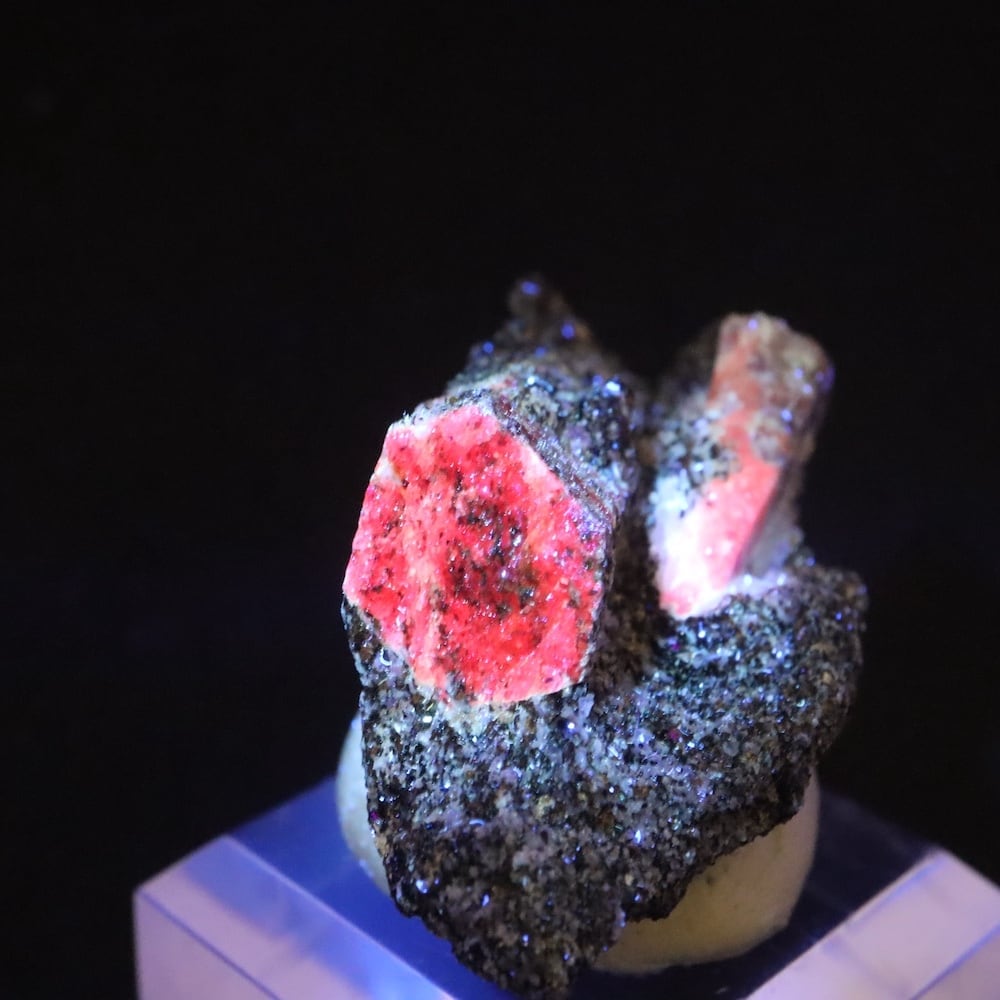 カリフォルア産 コランダム ルビー 14.5g サファイア 原石 CRD1412鉱物