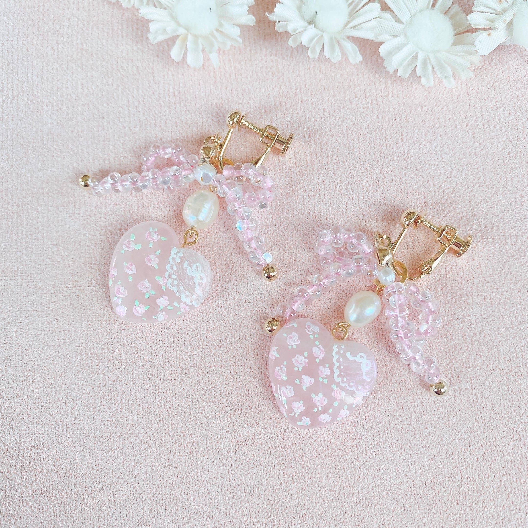 Snowing winter hand painted earrings (PINKイヤリング)