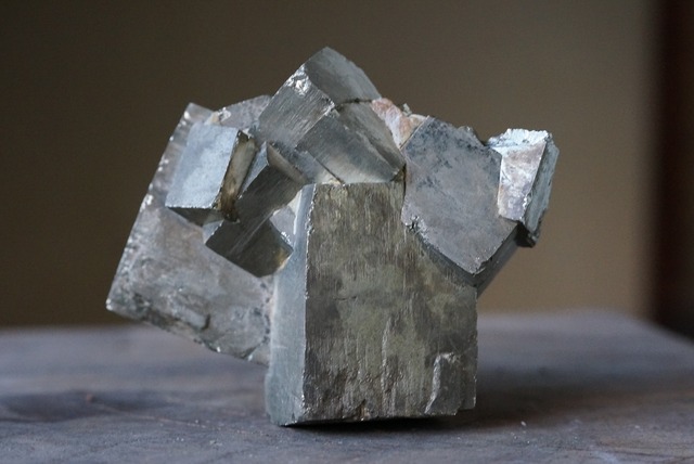 パイライト 黄鉄鉱  Pyrite cluster
