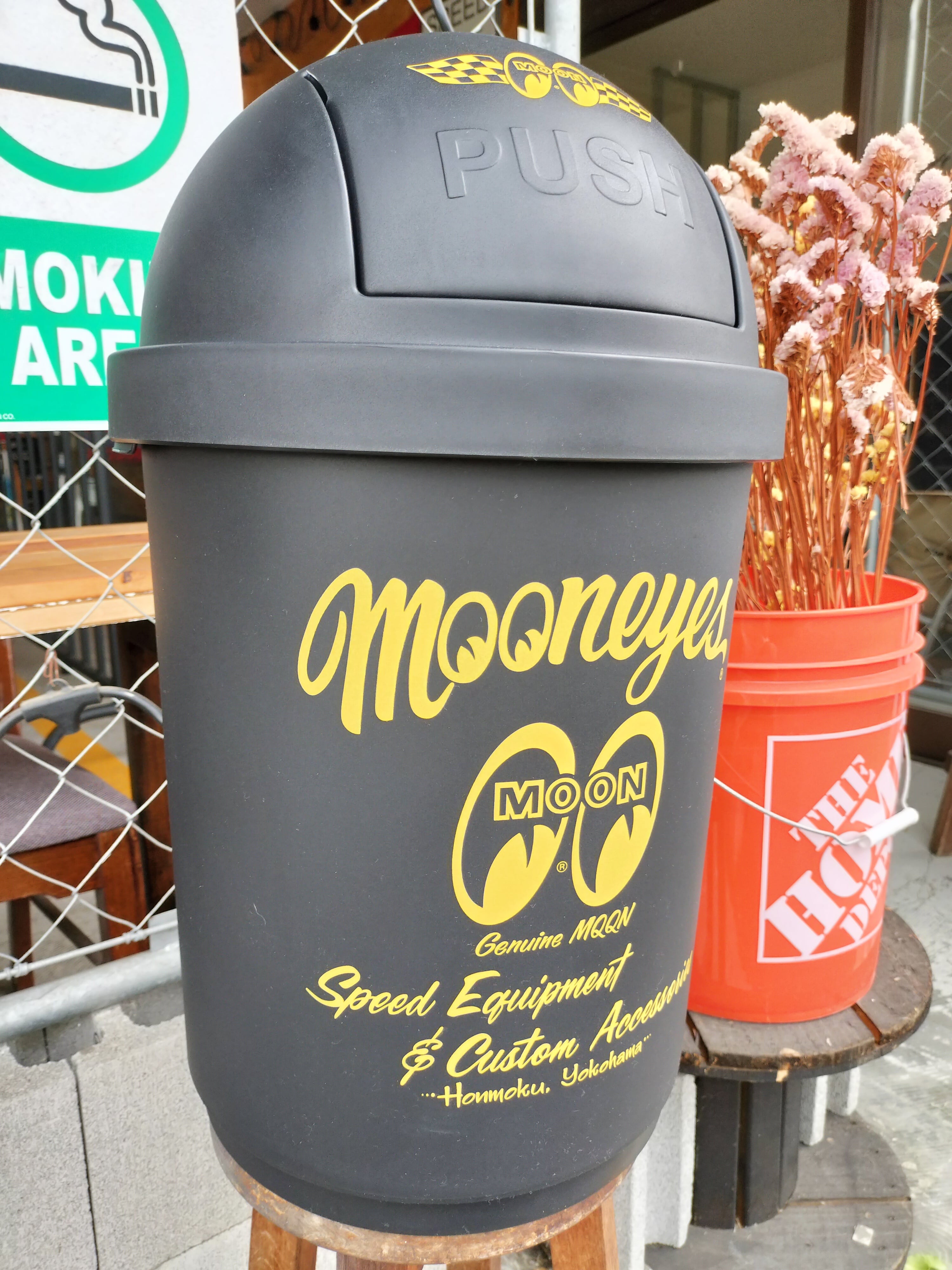 ムーンアイズ/MOONEYES | マンケーブストア「MAN CAVE STORE