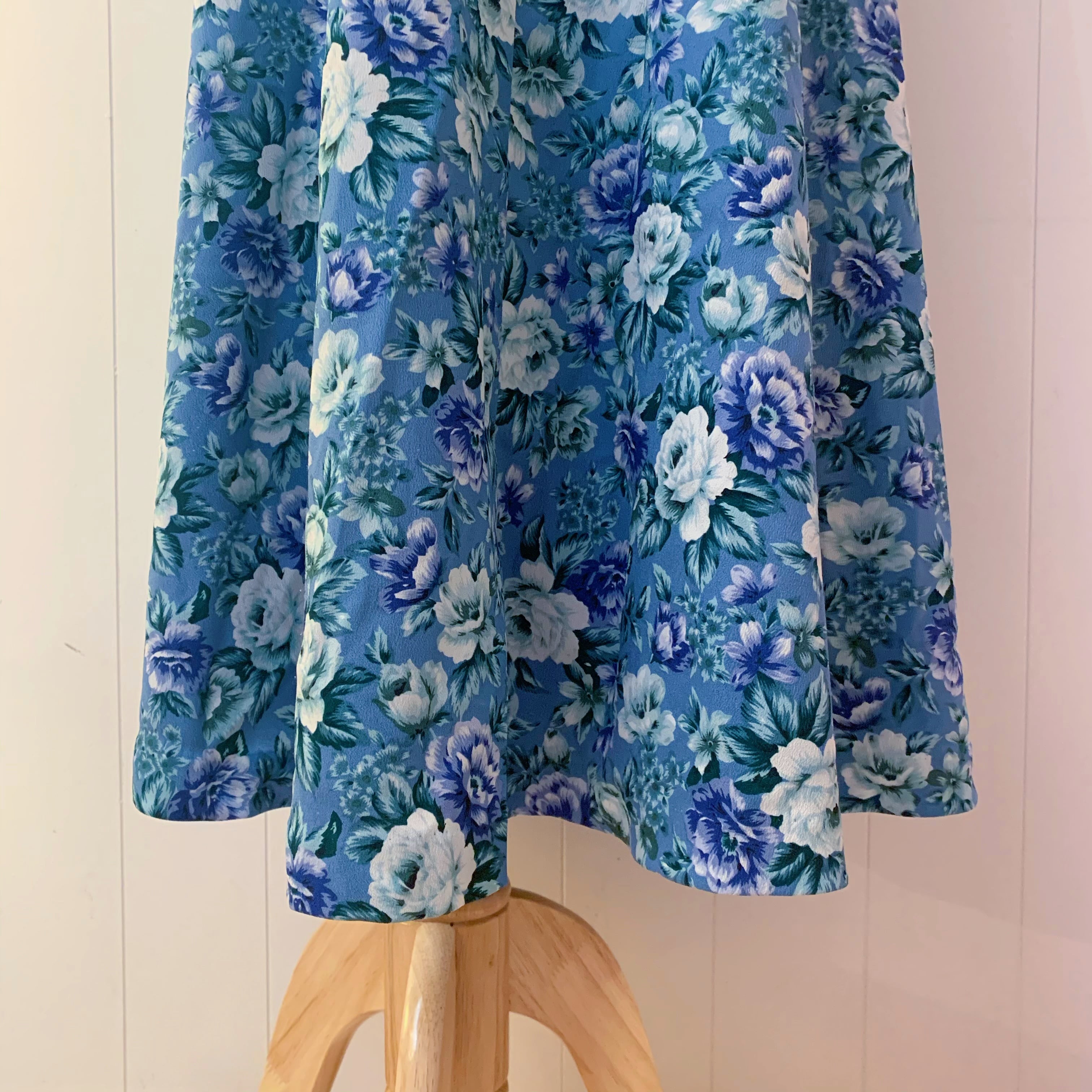 blue rose crepe long skirt
