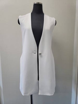 前開き ビジューボタン ジレ 白