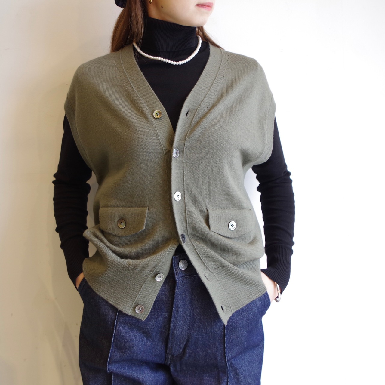 LOEFF Women's Flap V Neck Vest