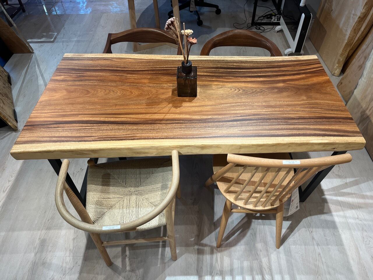 価格変更（未使用品）送料込　難あり　大きめ　モンキーポッド　一枚板　テーブル 価格変更（未使用品）送料込 難あり 大きめ モンキーポッド 一枚板