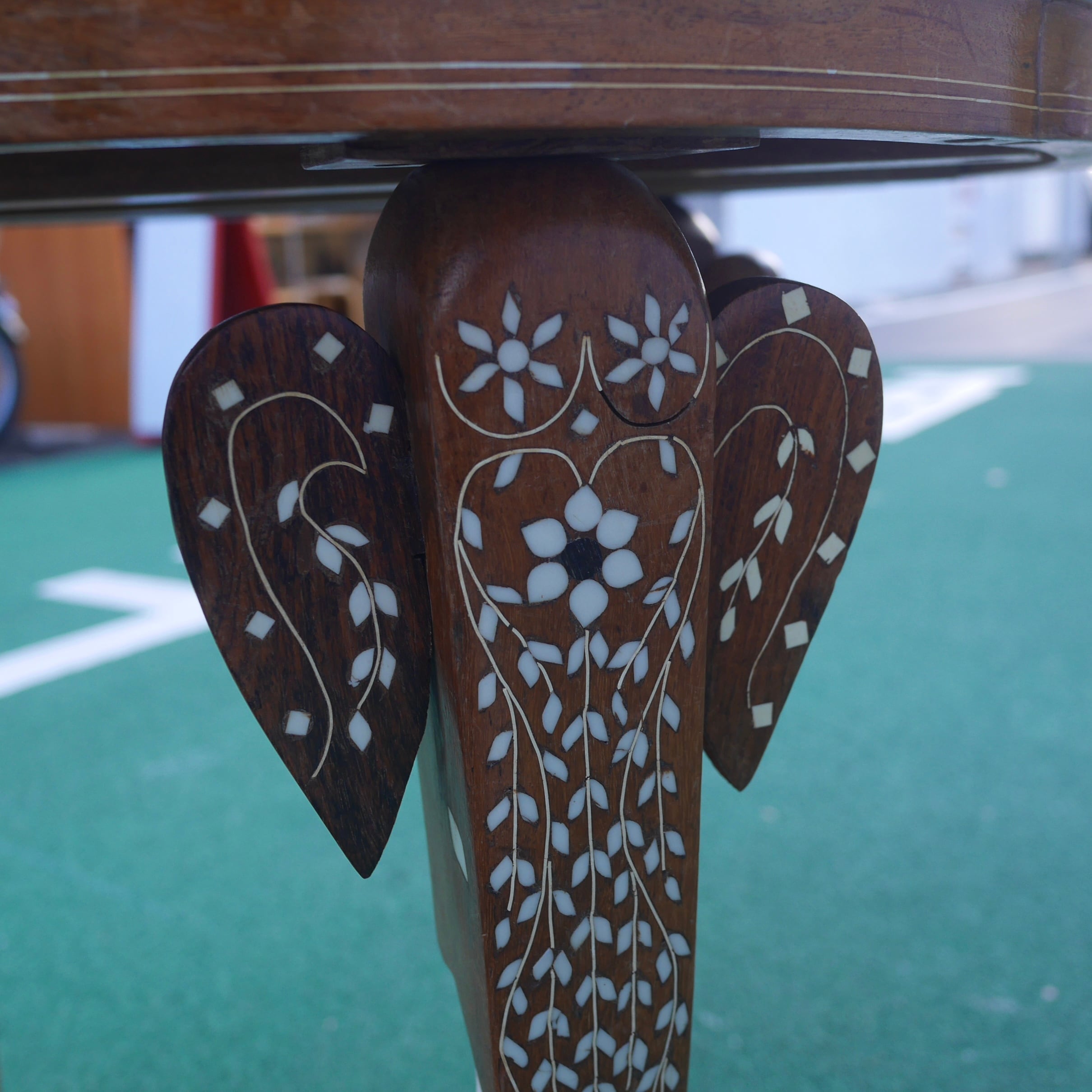 象モチーフ アジアンサイドテーブル | トリノス-torinoth- | 新宿区