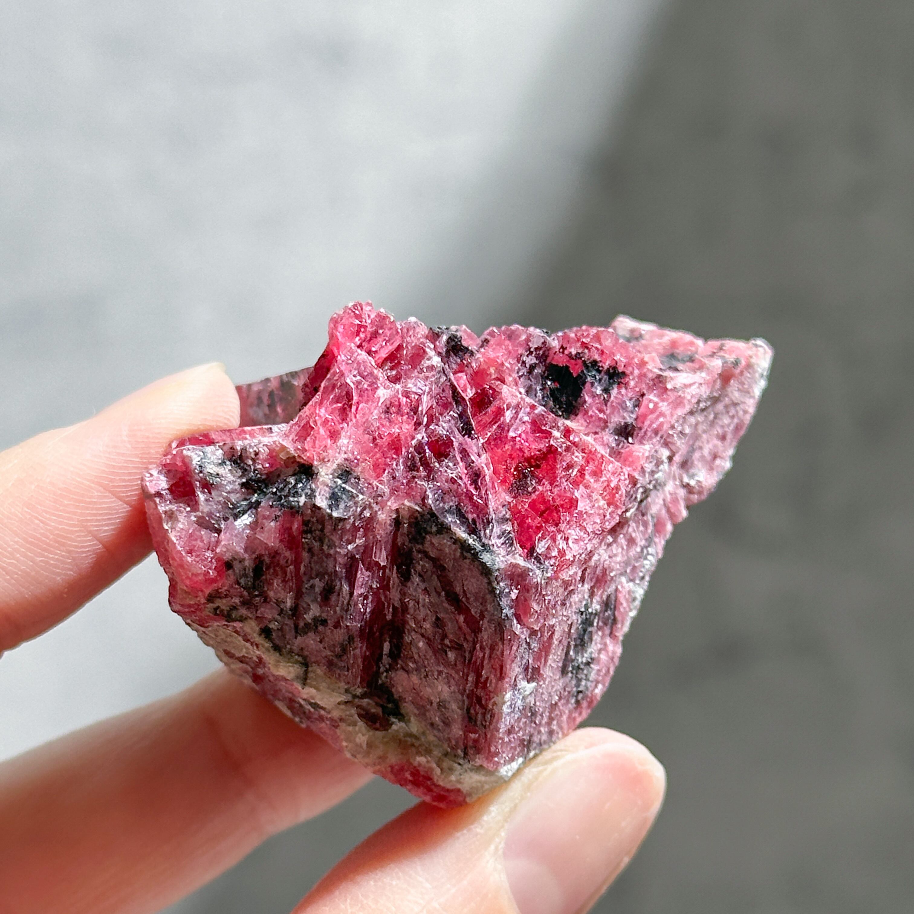 高品質◎ ロードナイト 原石33◇Rhodonite◇パワーストーン・天然石