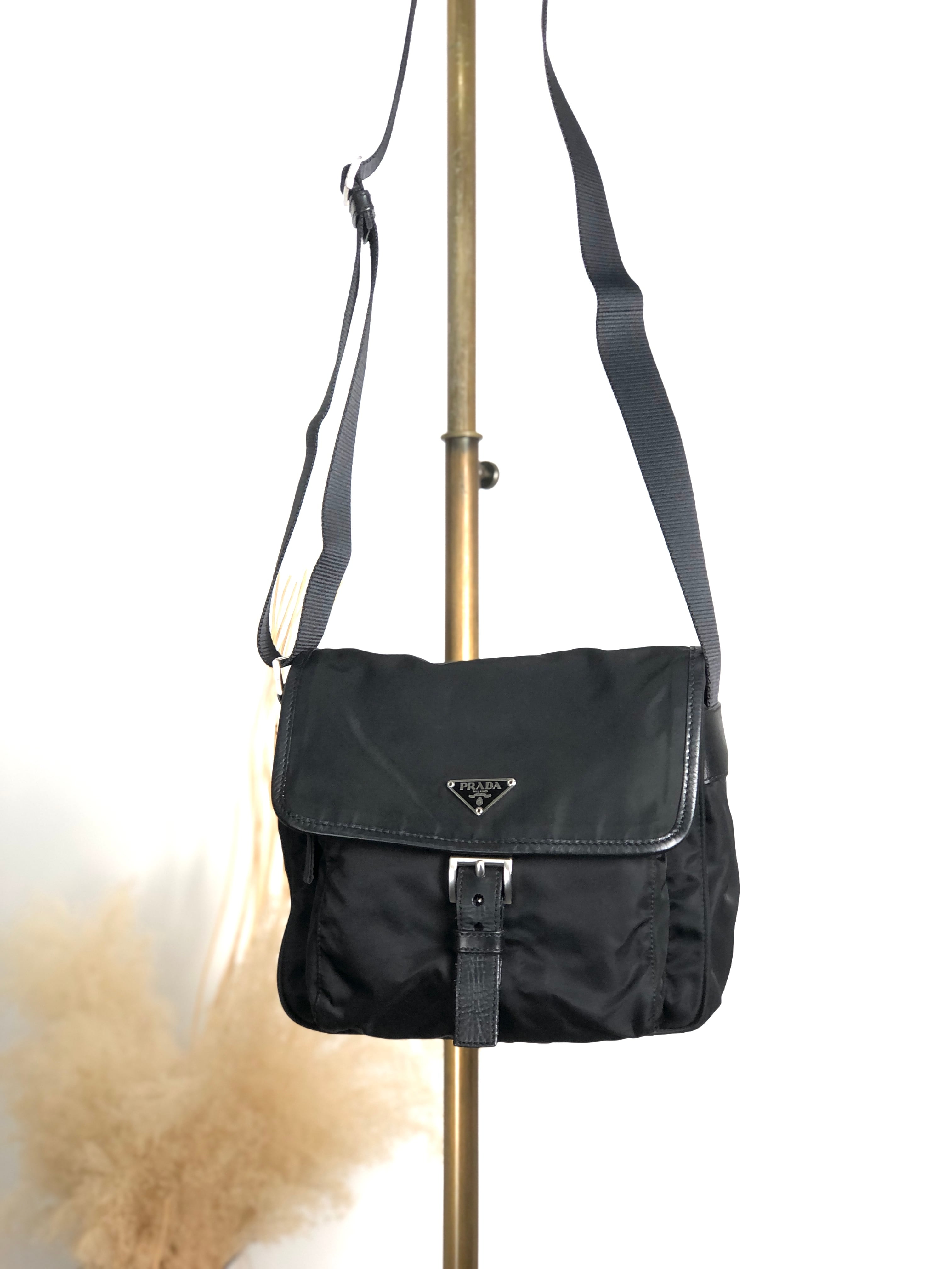 PRADA プラダ ショルダーバッグ ブラック トライアングルロゴ ナイロン フロントバックル vintage ヴィンテージ オールド kyt5ds