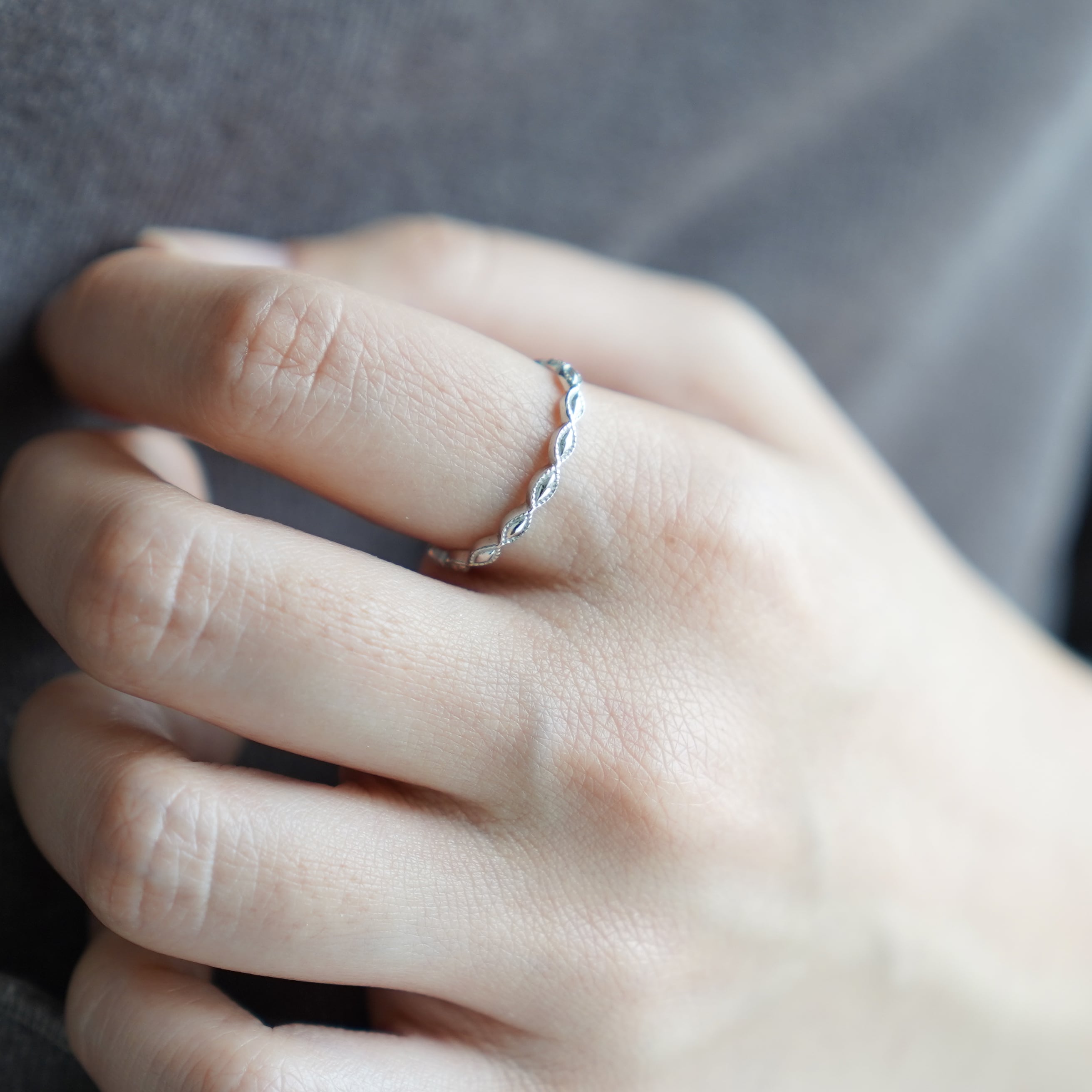 ミル打ちのリーフエタニティリング シルバー《送料無料》 | poonys