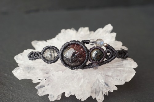 花火スーパーセブン（エレスチャルクォーツ）＆太陽放射ルチルクォーツ＆トルマリンクォーツのマクラメブレスレット - galaxy -【一点物】