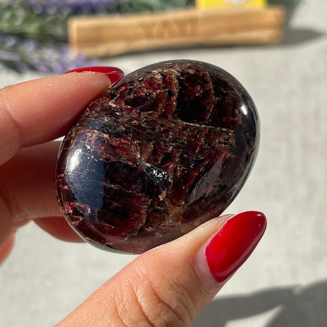 インド産【ロードライトガーネット】パームストーン｜握り石｜鉱物 天然石 パワーストーン