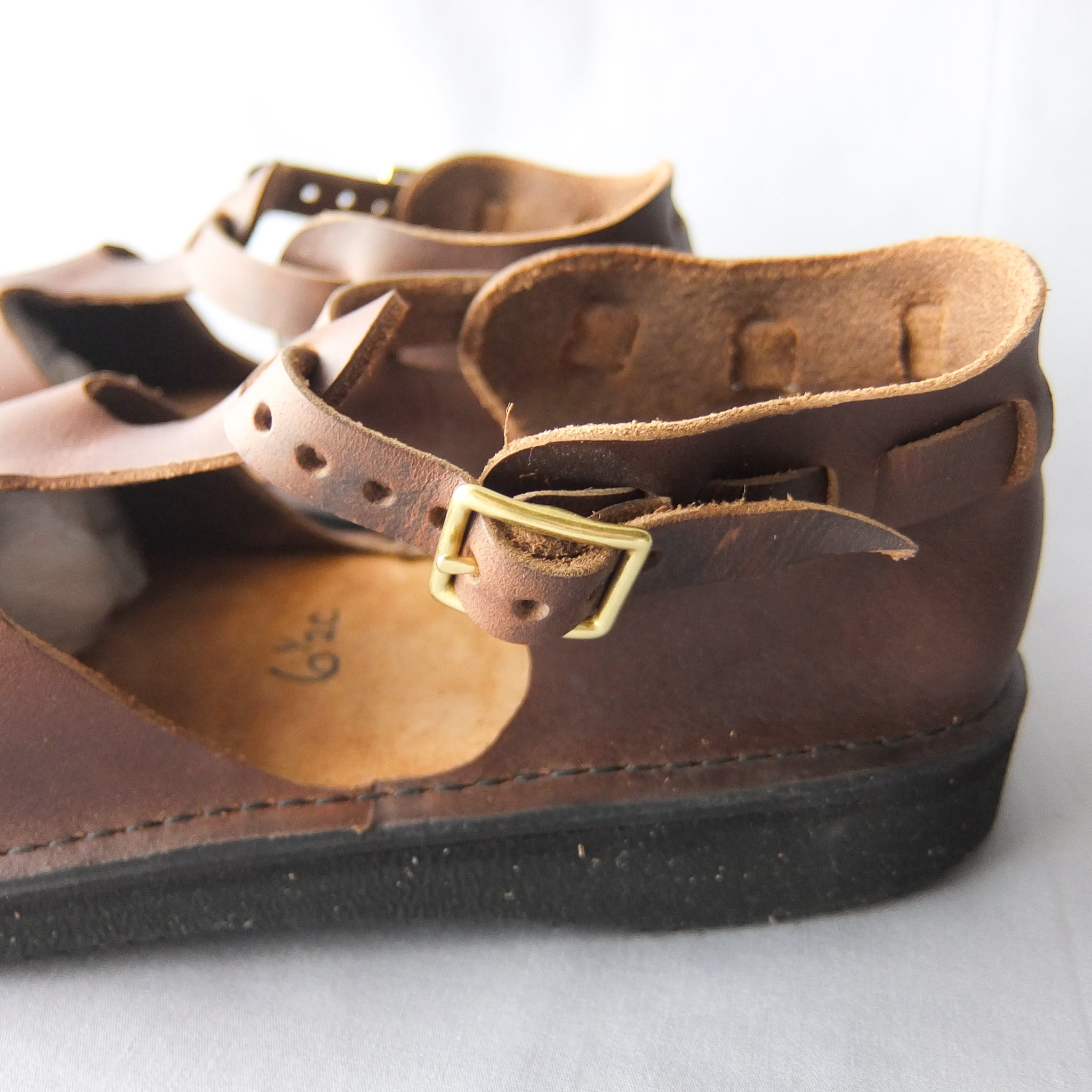 オーロラシューズ - T-Strap Women's Tストラップ - Brown | merle オーロラシューズ - T-Strap Women's Tストラップ - Brown | merle