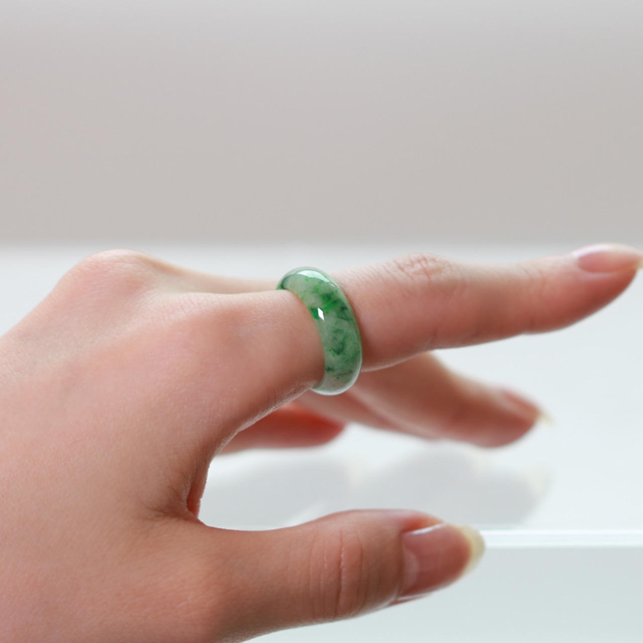 【10.5号】marble 翡翠くり抜き甲丸リング A貨翡翠 jd_rg2404