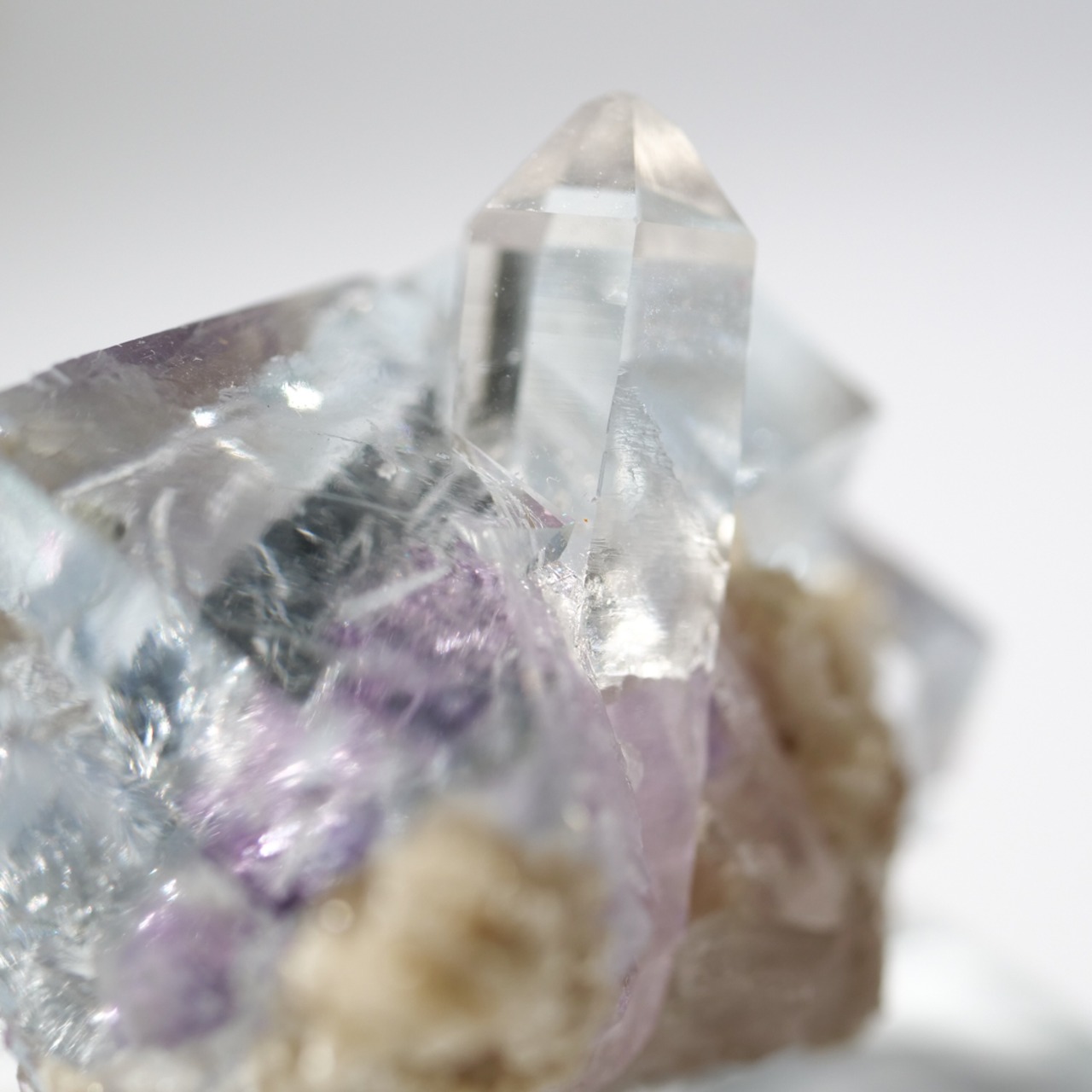 ヤオガンシャン産 フローライト 共生 / 原石 標本