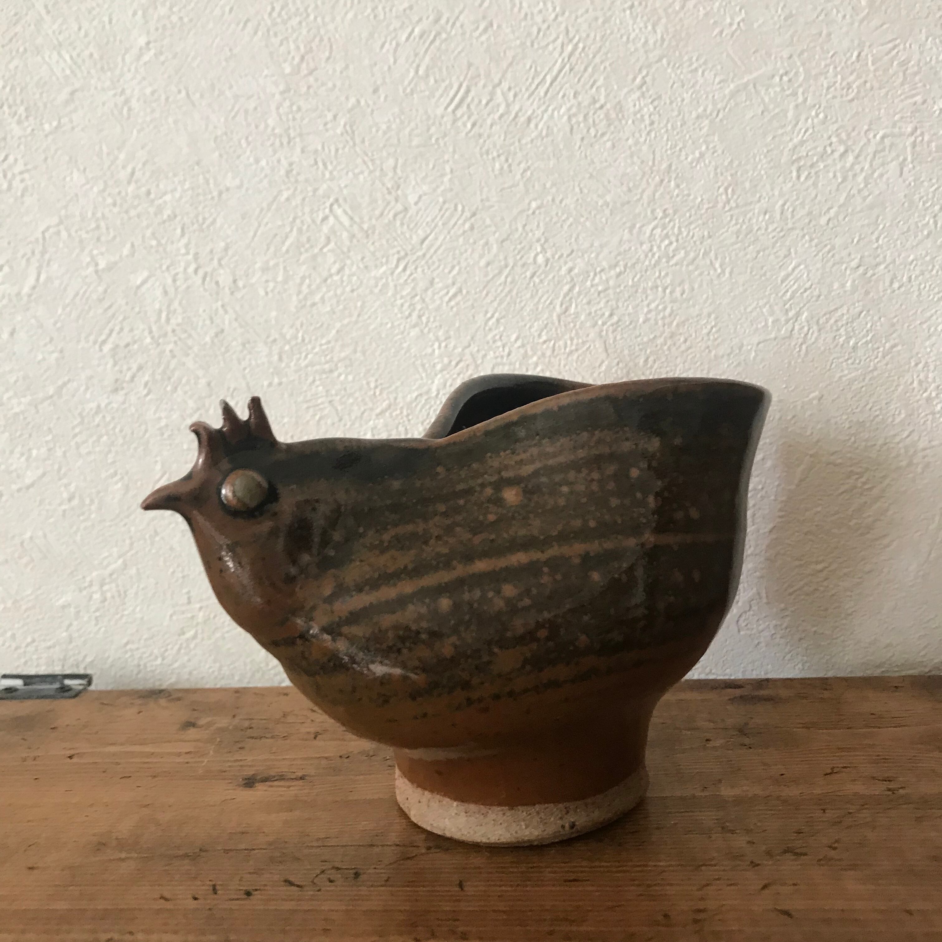 鳥の入れ物のようなもの