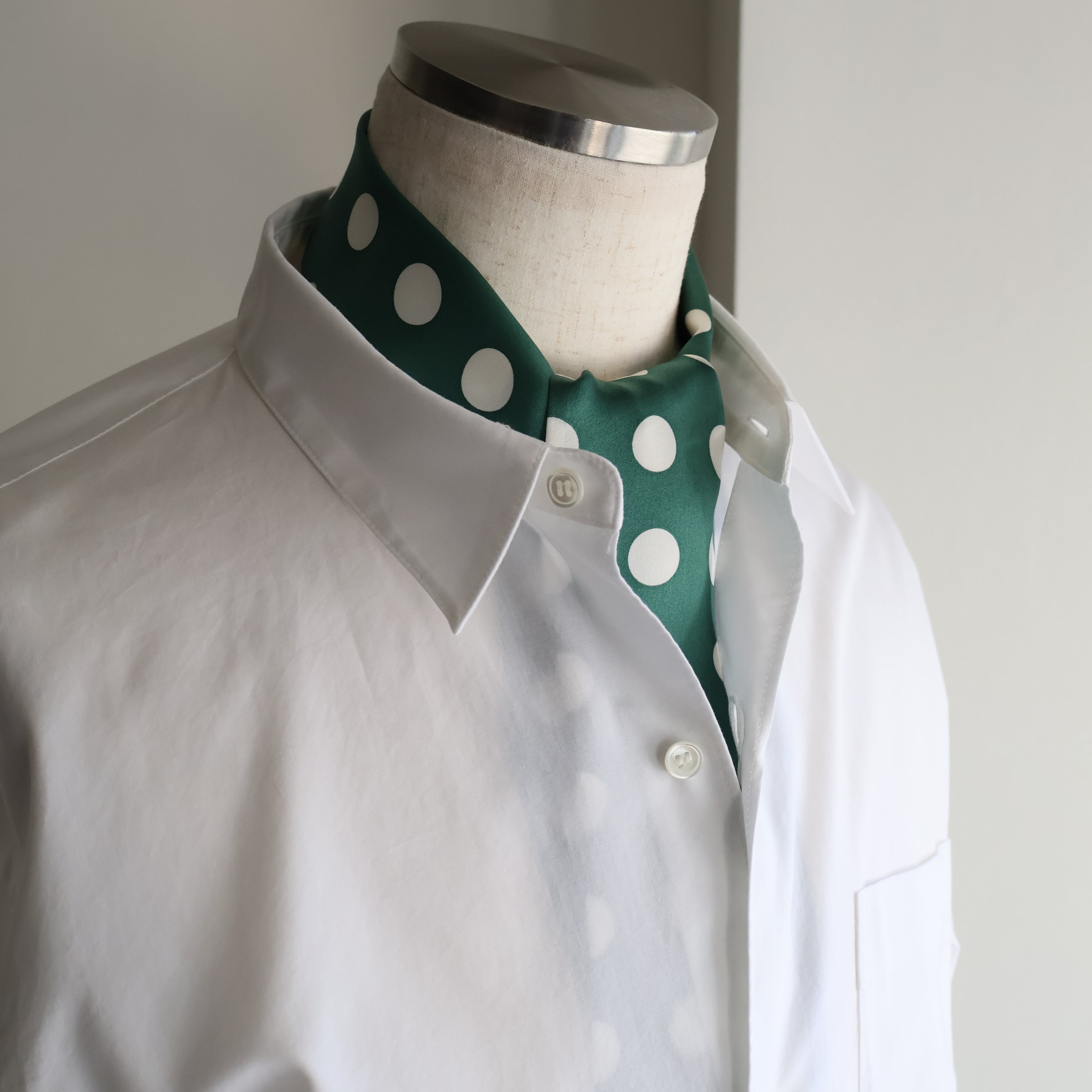 J.PRESS ORIGINALS “ Silk Satin Dots Stool ( Green )”