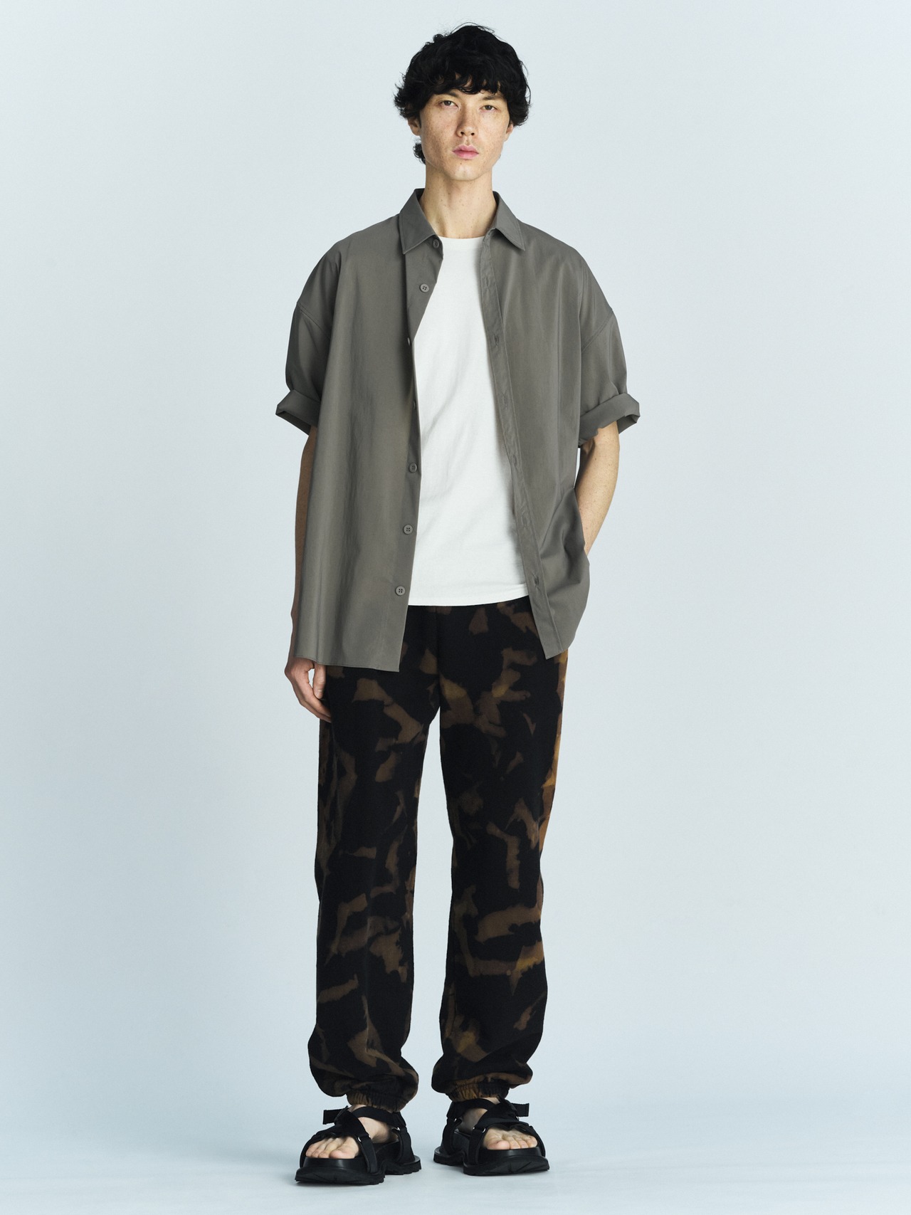KHAKI Set up