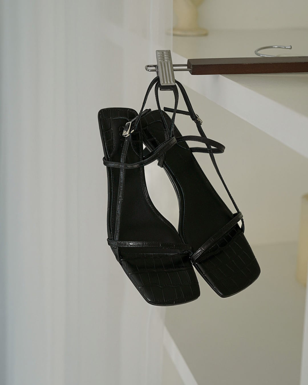 ミニマルストラップヒールサンダル G26004