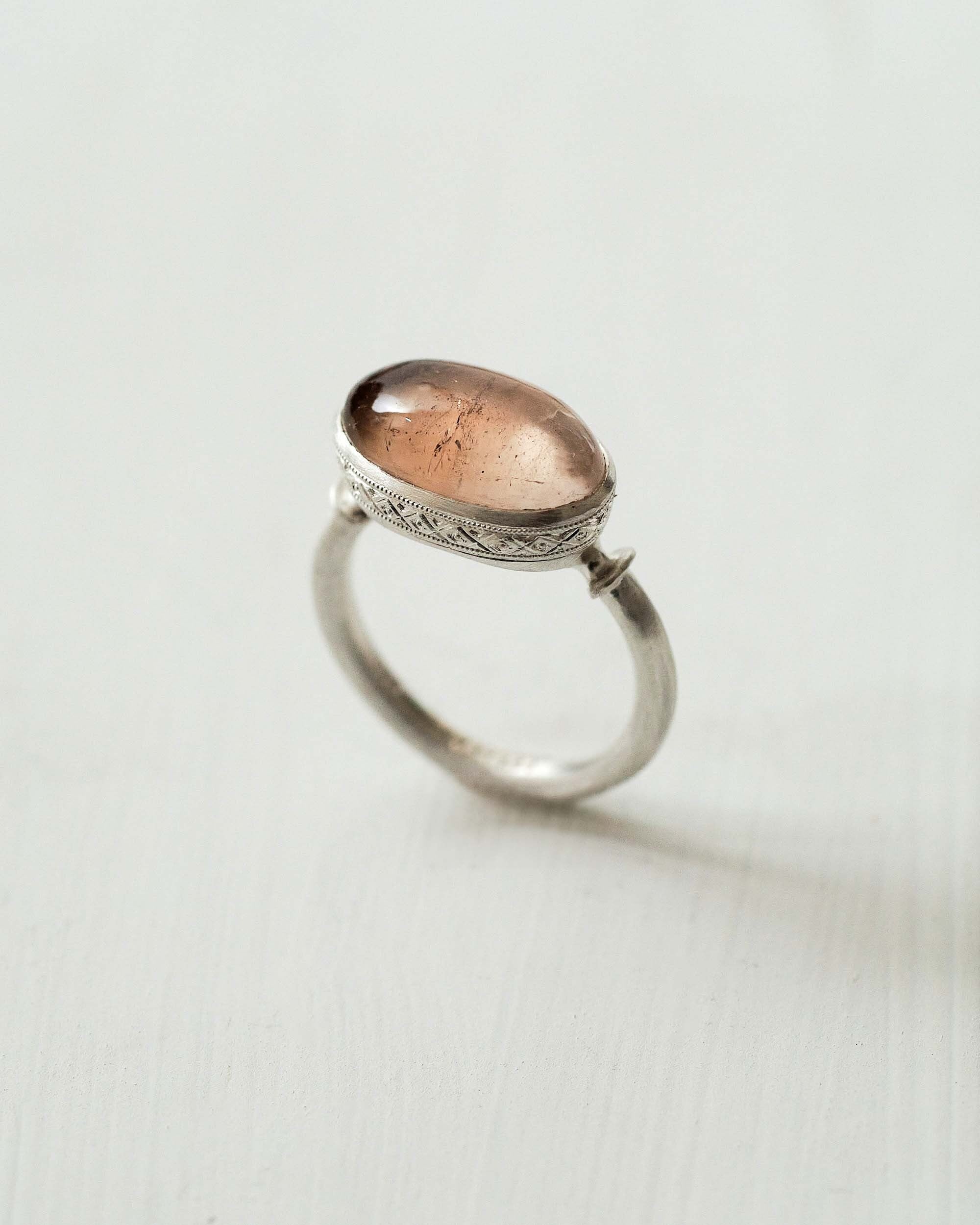 【prachi】トパーズのシルバーリング