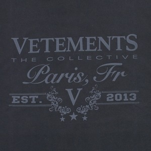 【VETEMENTS】PARIS LOGO T-SHIRT