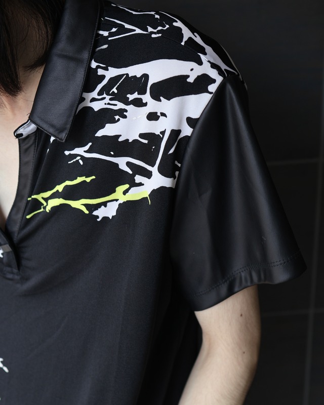 Design v-neck polo top