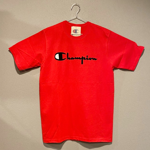 【並行輸入品】Champion ショートスリーブTシャツ HERITAGE TEE FLOCK LOGO ヘリテージ ベロアロゴ スカーレット TEAM RED SCARLET 赤 半袖