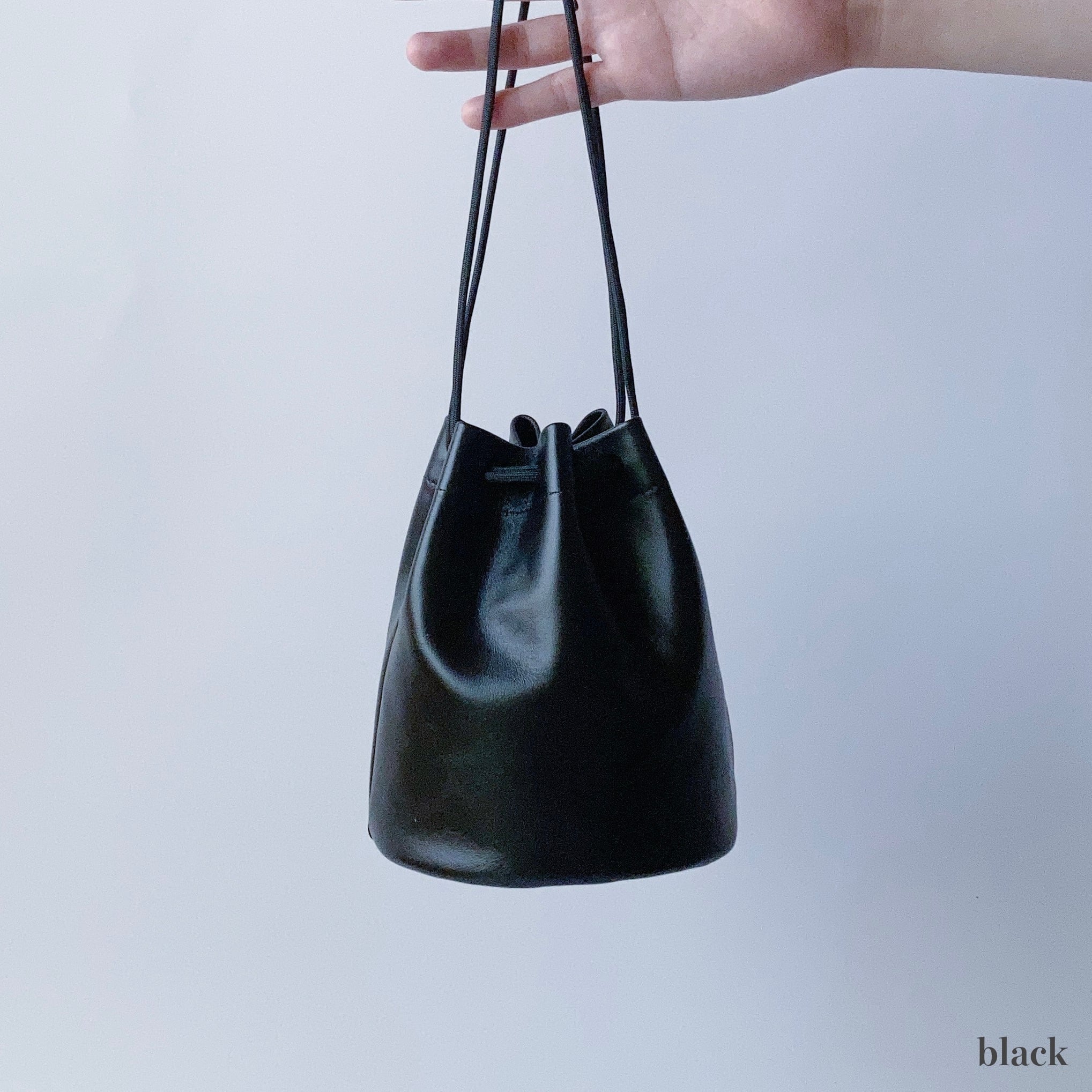 巾着バッグ Kinchaku bag (black) | tomorka | 和歌山