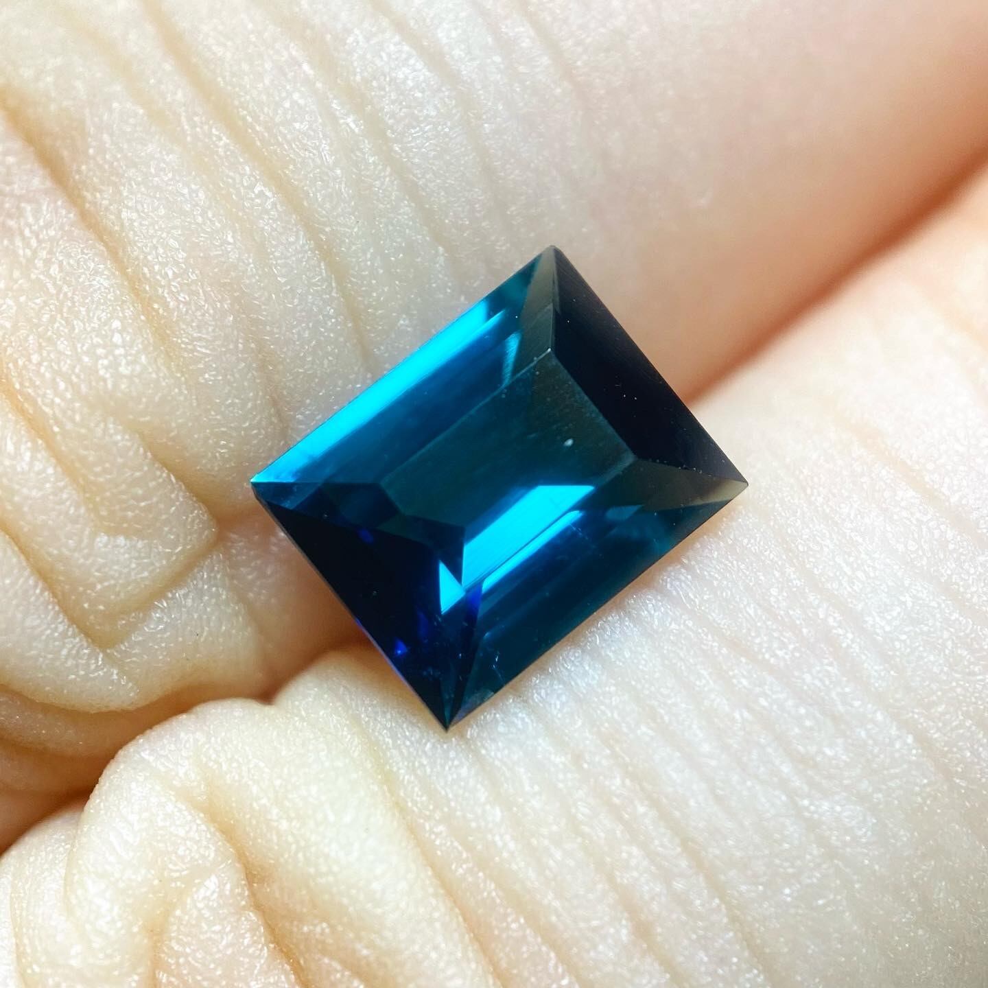 紺碧×ネオンブルーなトルマリン