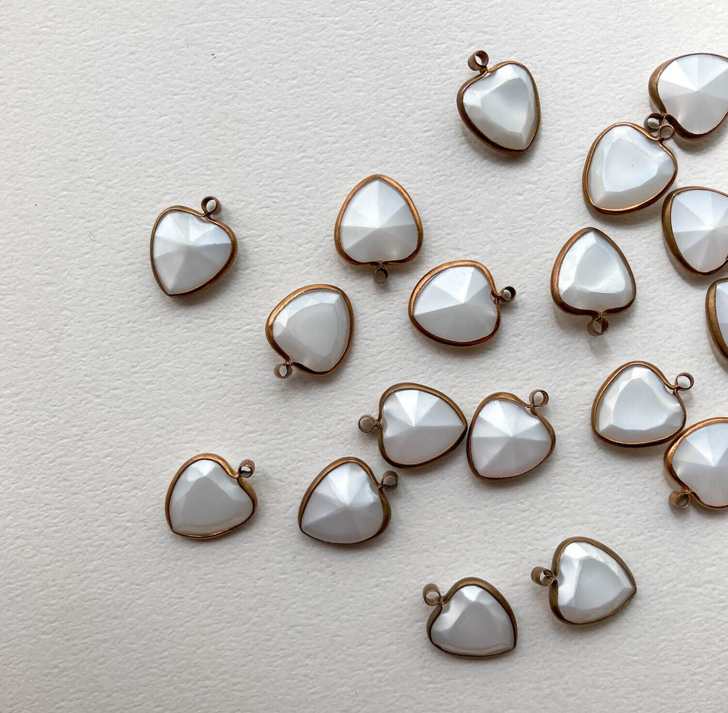 枠付きハート型チャーム