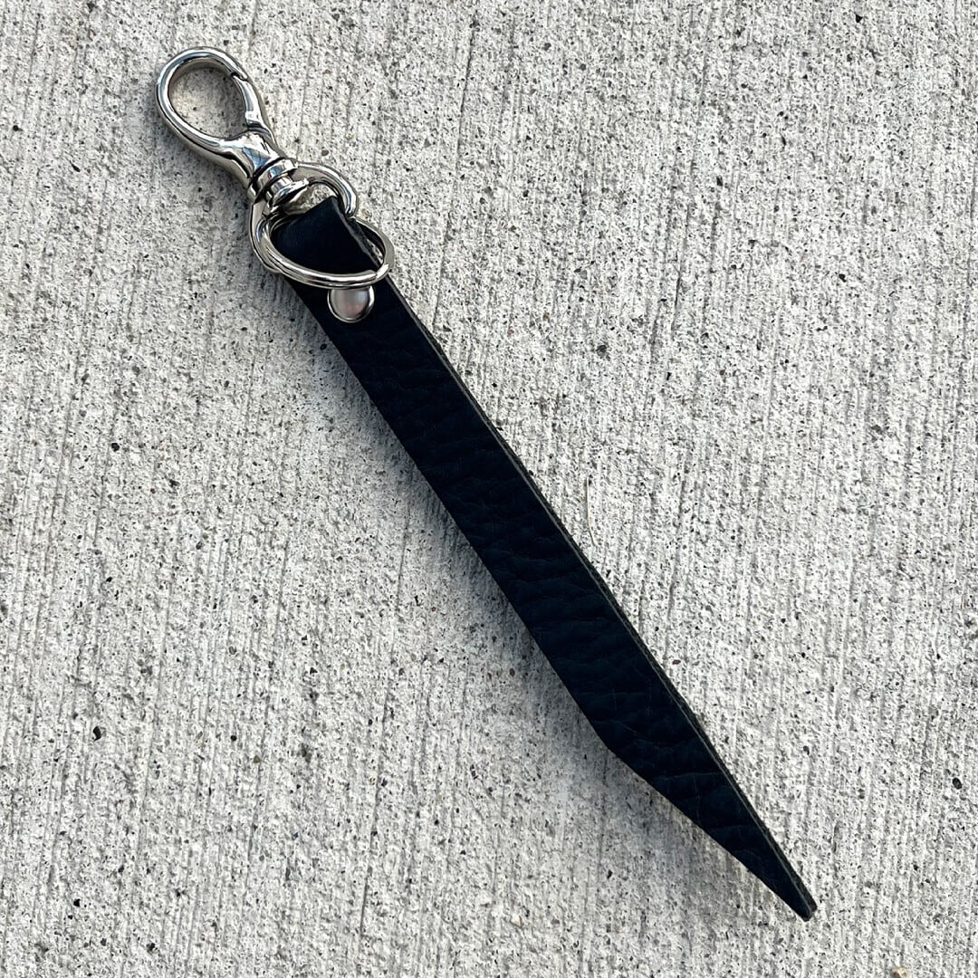 E071】栃木レザースタッズキーホルダー | 雑貨株式会社