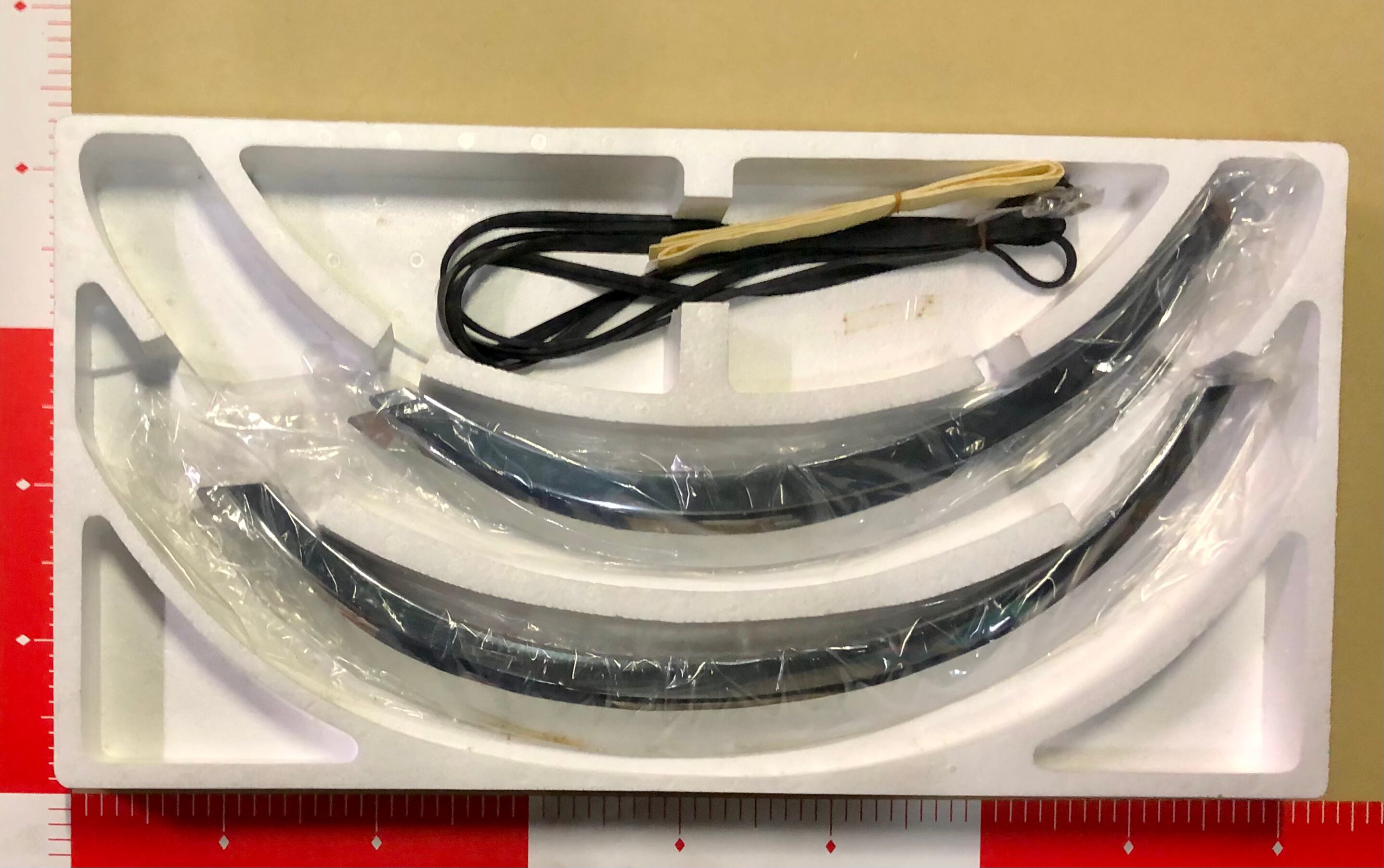 メッキ フェンダー トリム R31 スカイライン 用 新品 デッドストック 当時物”メッキ フェンダートリム [スカイライン R-31] オーバー