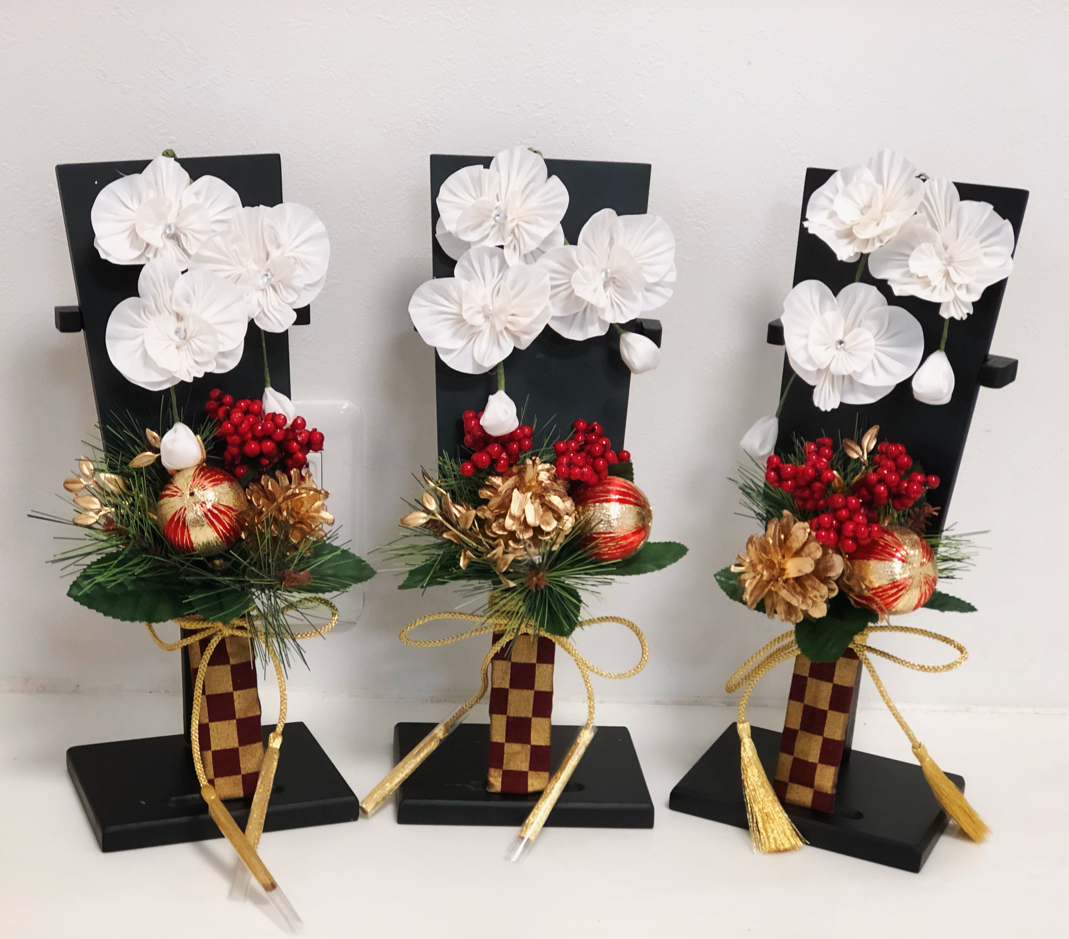 正月飾り(羽子板)胡蝶蘭 | つまみ細工 和花