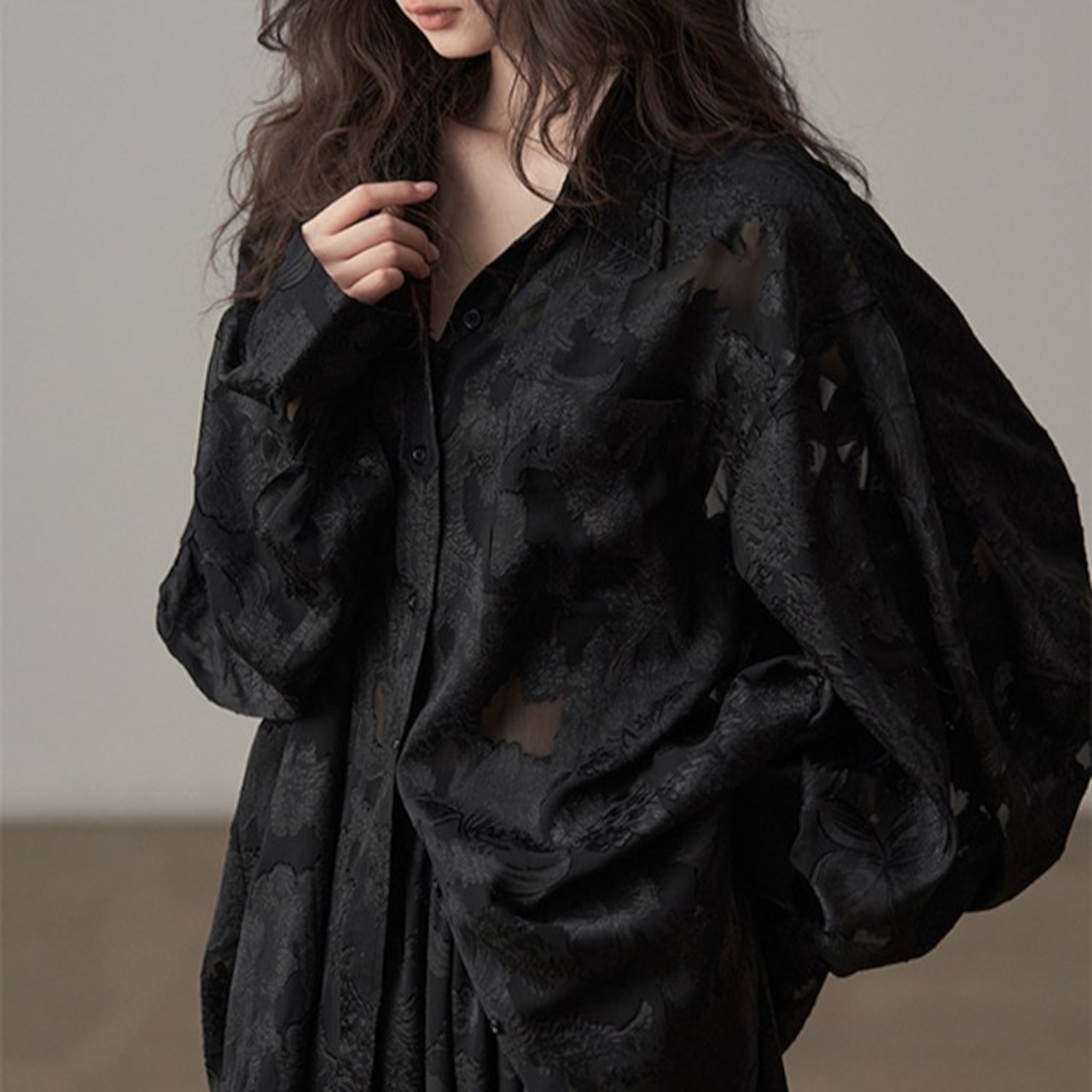 ジャガード織レトロ風リラックスブラウス H0072