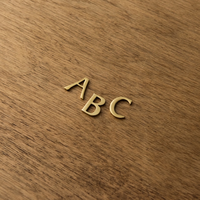 23mmアルファベット　大文字　金