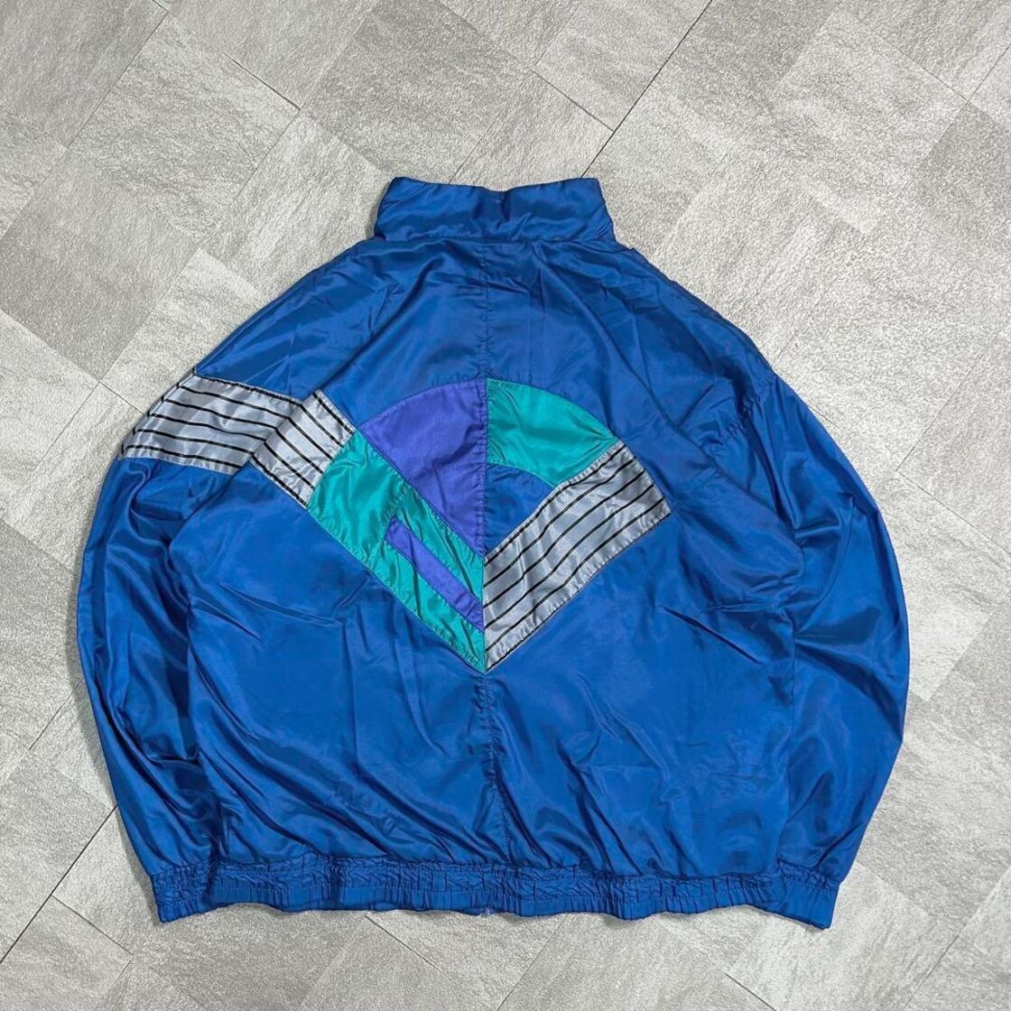 最高デザイン】アディダス ナイロンジャケット 80s 銀タグ ロゴ刺繍 美  