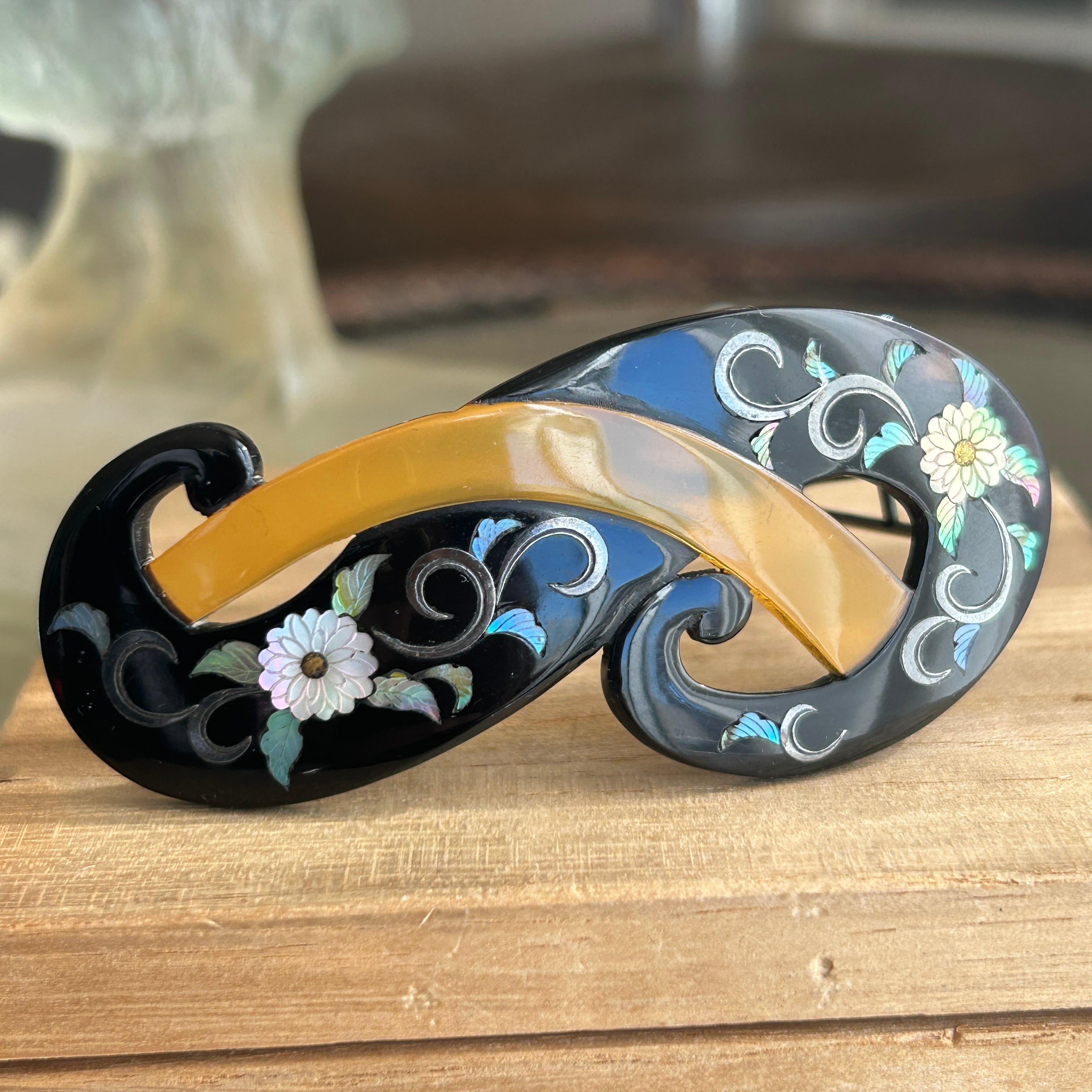 アンティーク　鼈甲二色に螺鈿銀象嵌のバレッタ