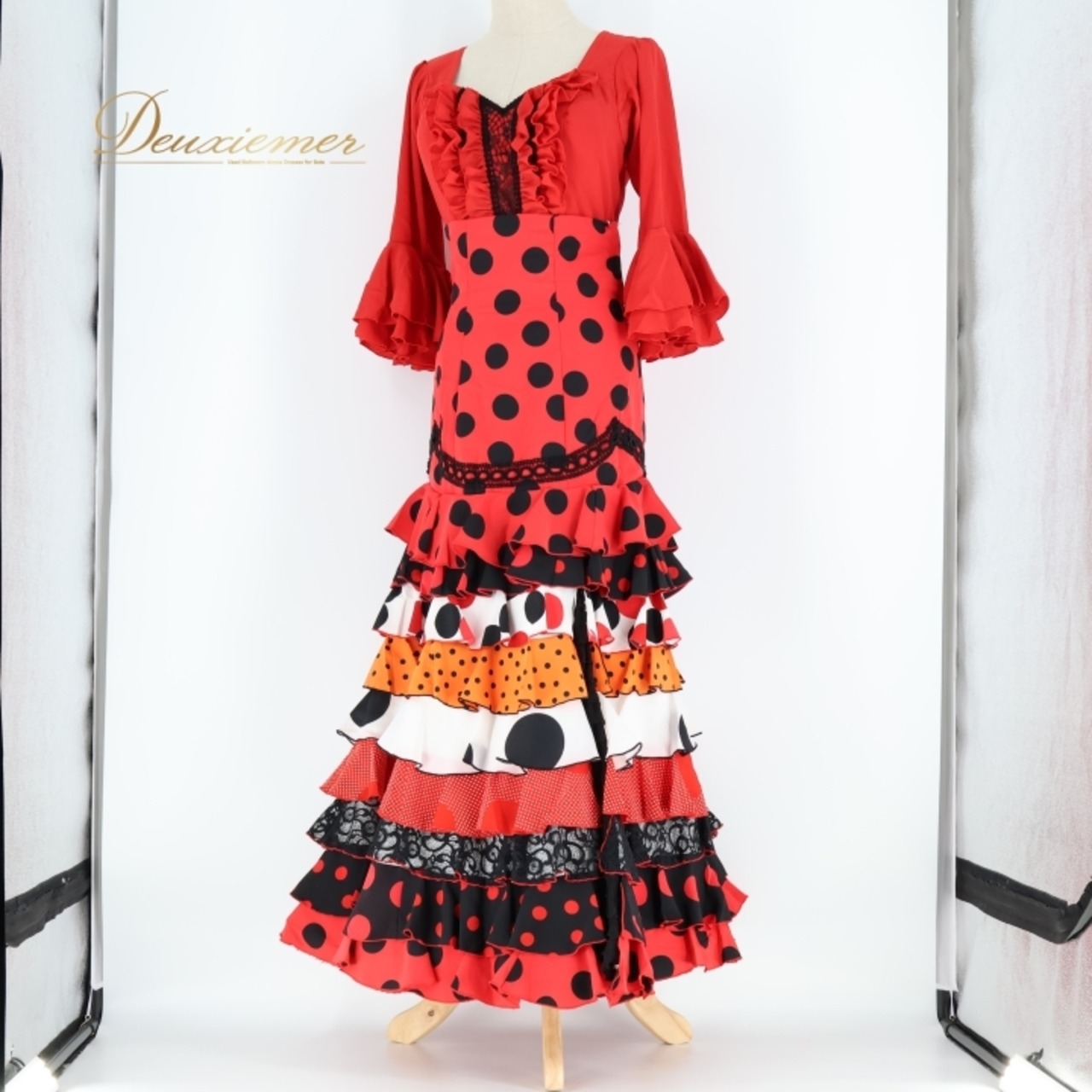 フラメンコ 衣装 マキコスチューム MAKIS COSTUMES トップス ファルダ ツーピース セットアップ 赤 黒 ブラック系 レッド系 水玉 ドット フリル ボランテ レース ボウタイ フリルスカート セットアップコスチューム ダンス衣装 ステージ衣装 ファッション ポップデザイン おしゃれ レディース かわいい フェス フラメンコ衣装