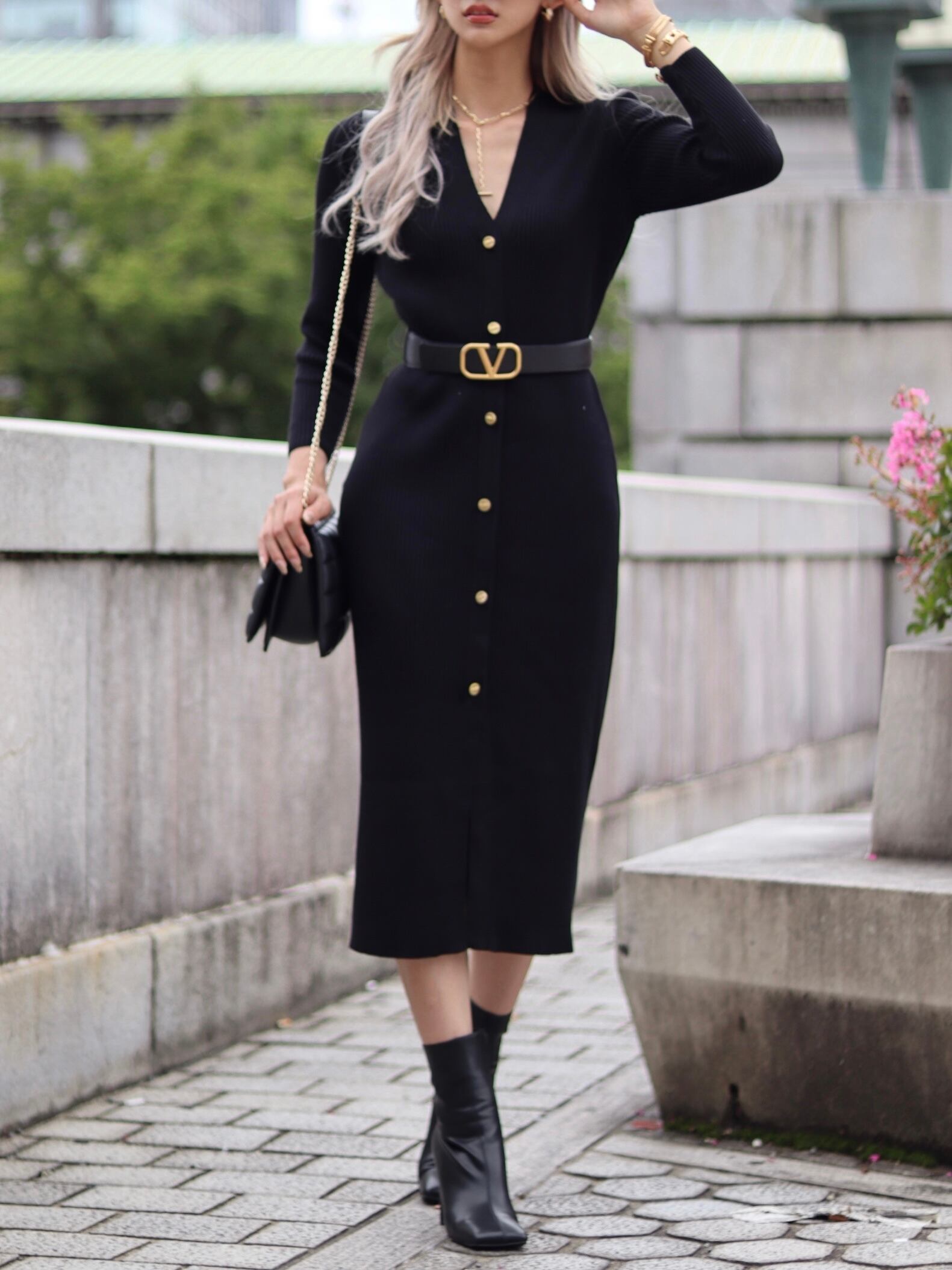 Vネックリブニットドレスワンピース