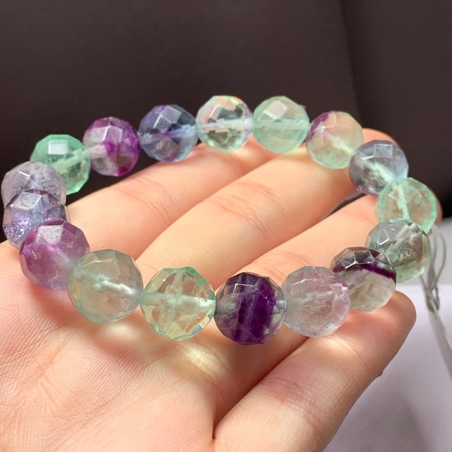 no5.透明感有✩64面体フローライトカットブレスレット