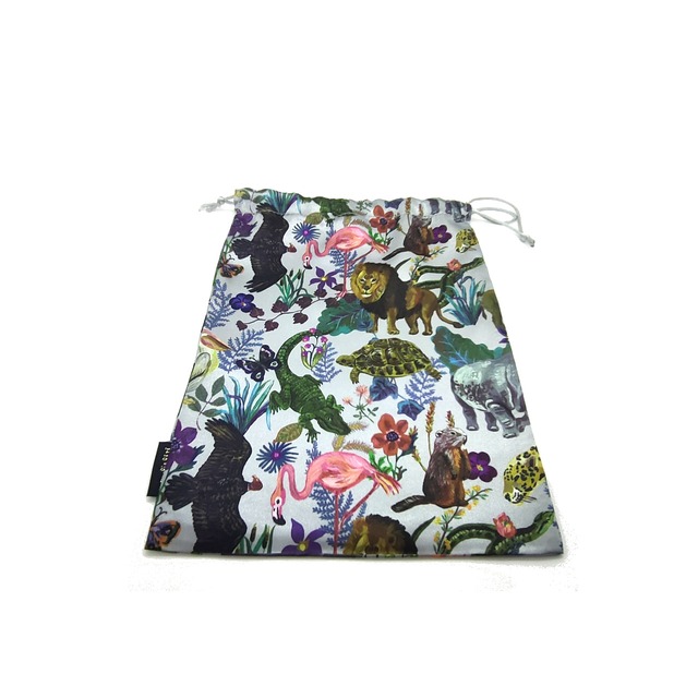 ナタリーレテ 巾着ポーチ