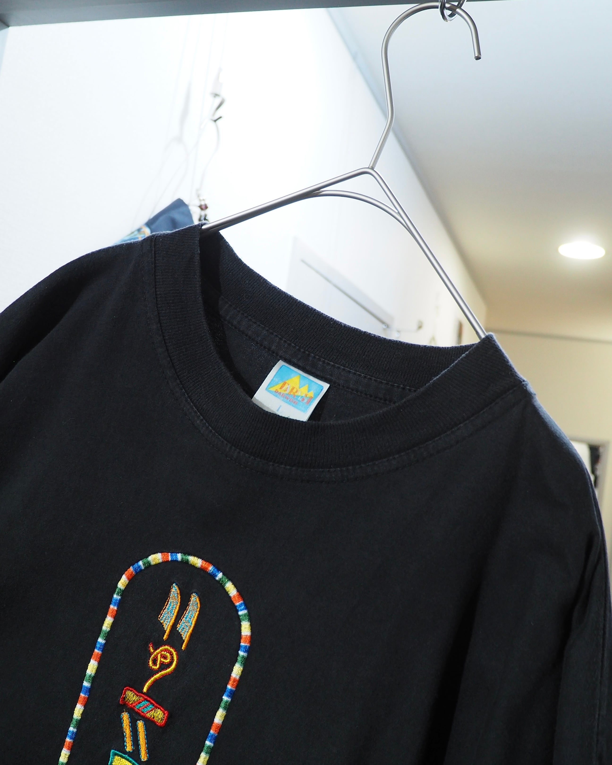 ” エジプト神聖文字 - EGYPTIAN HIEROGLYPHS ” Embroidery Black SS Tee