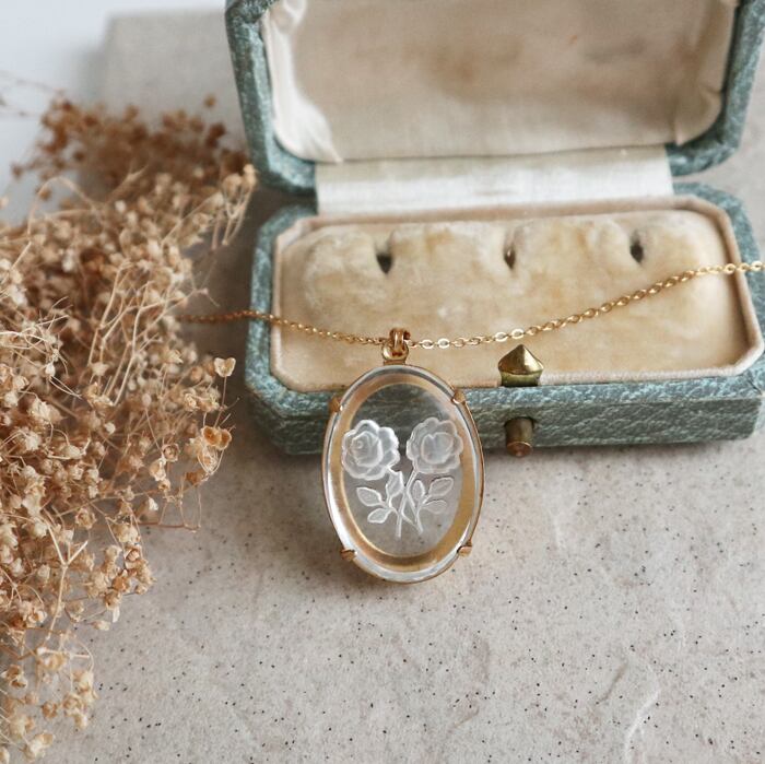ドイツヴィンテージ＊2輪の薔薇のインタリオガラスネックレス｜1950年代　金属アレルギー対応