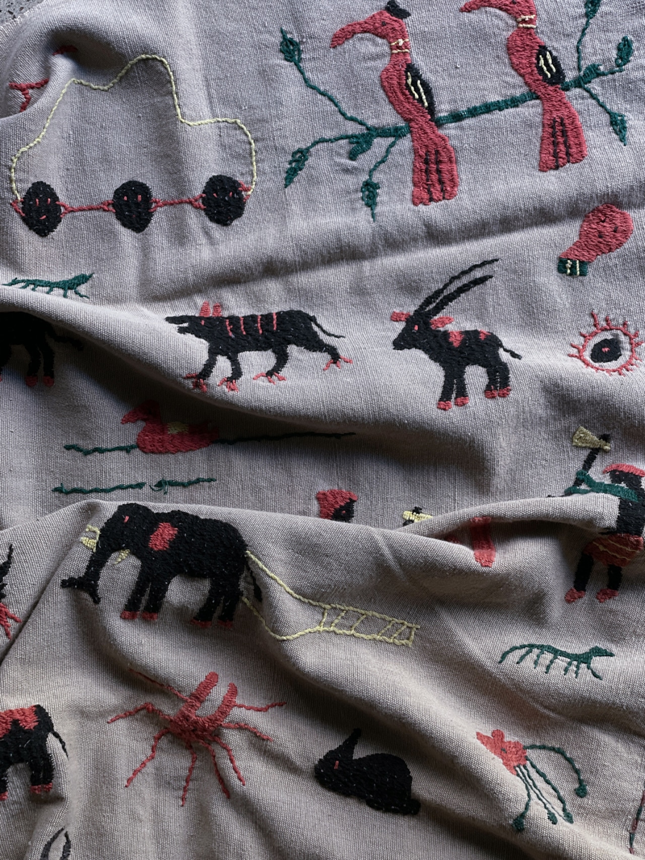 Naga tribe／Stonewashed embroidery rug（Beige）
