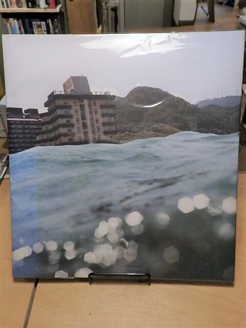 half awake and half asleep in the water/Asako Narahashi 楢橋朝子