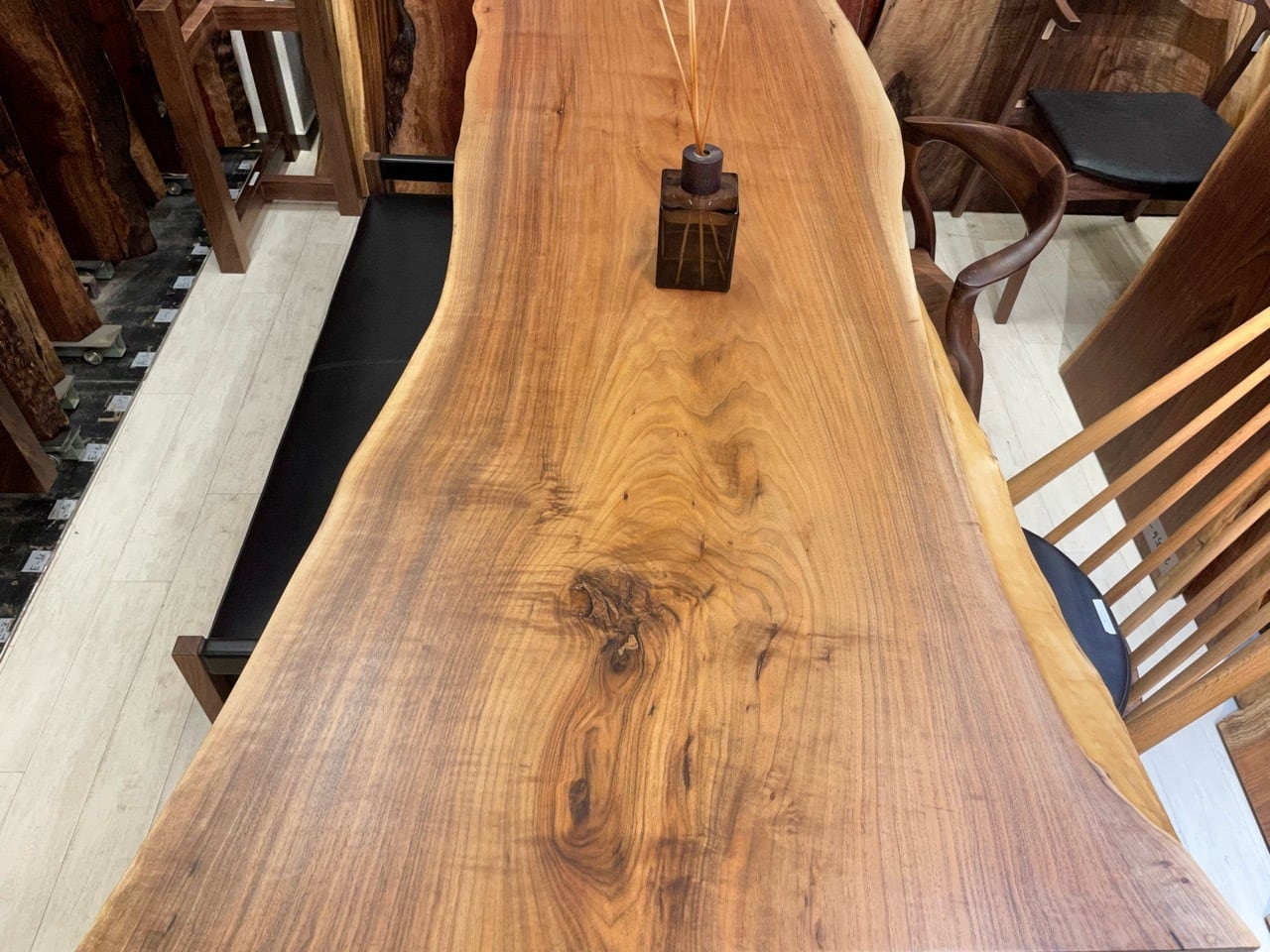 胡桃（クルミ）_2000×740-870×50_青山店_テーブル天板/一枚板 221757