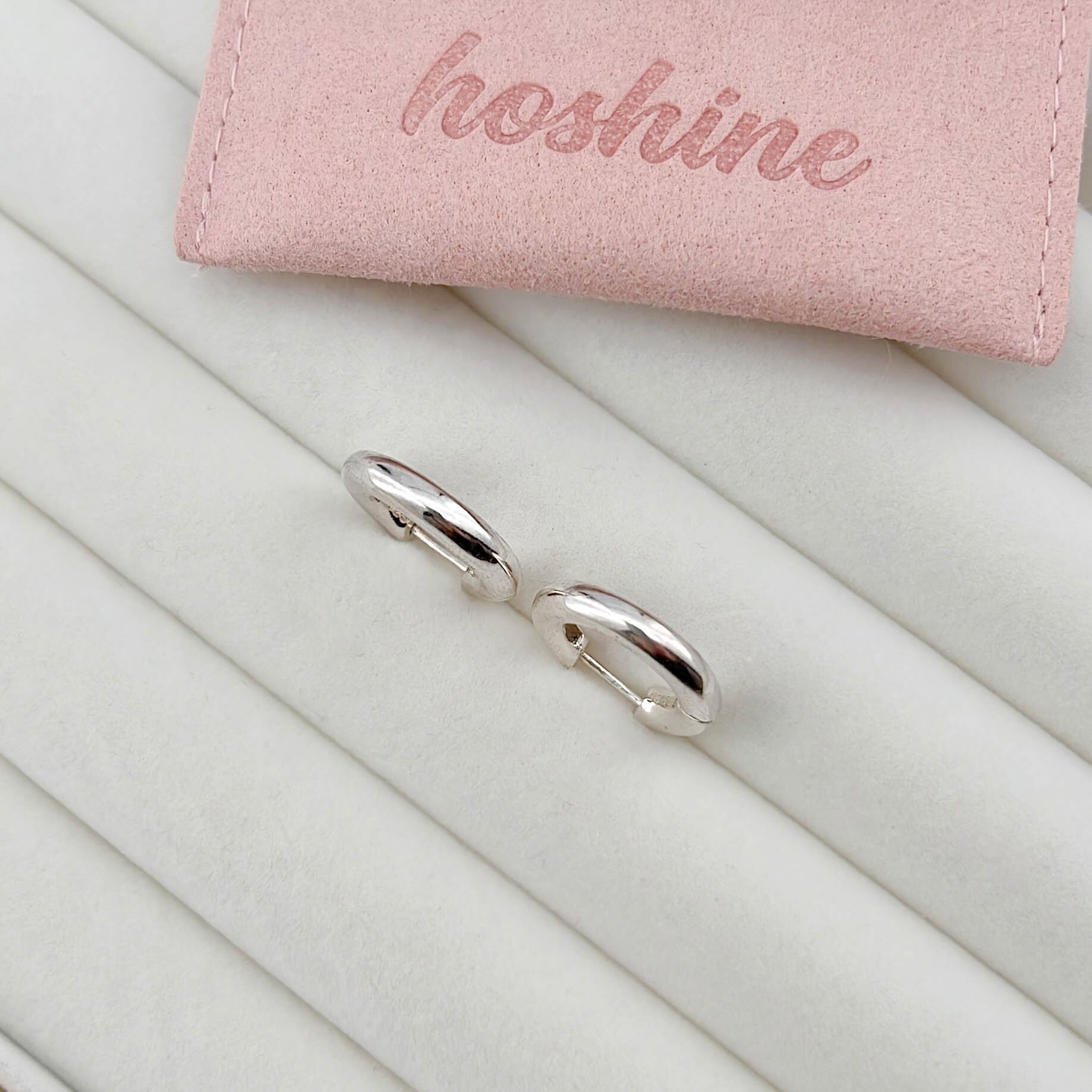 Silver925純銀光沢のあるシンプルなピアス | hoshine