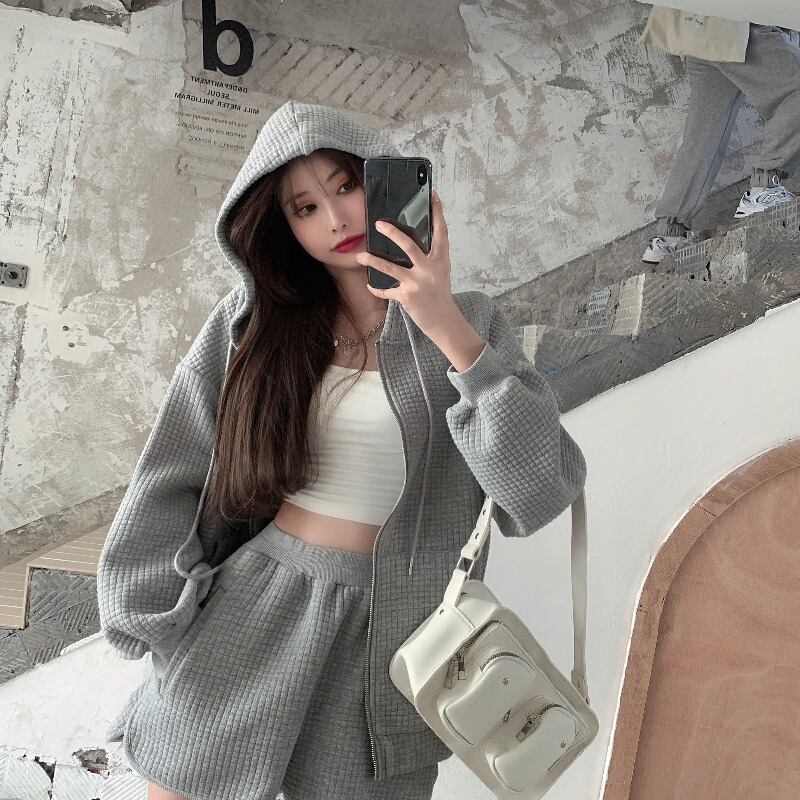 グレーのルーズフード付き長袖セーターレディース2020年秋新作オールマッチスポーツカーディガンジャケットトップ ブラックストロベリース92862349273